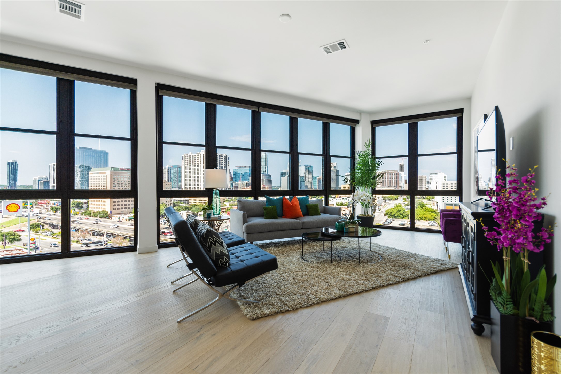 800 Embassy Dr 525 — photo