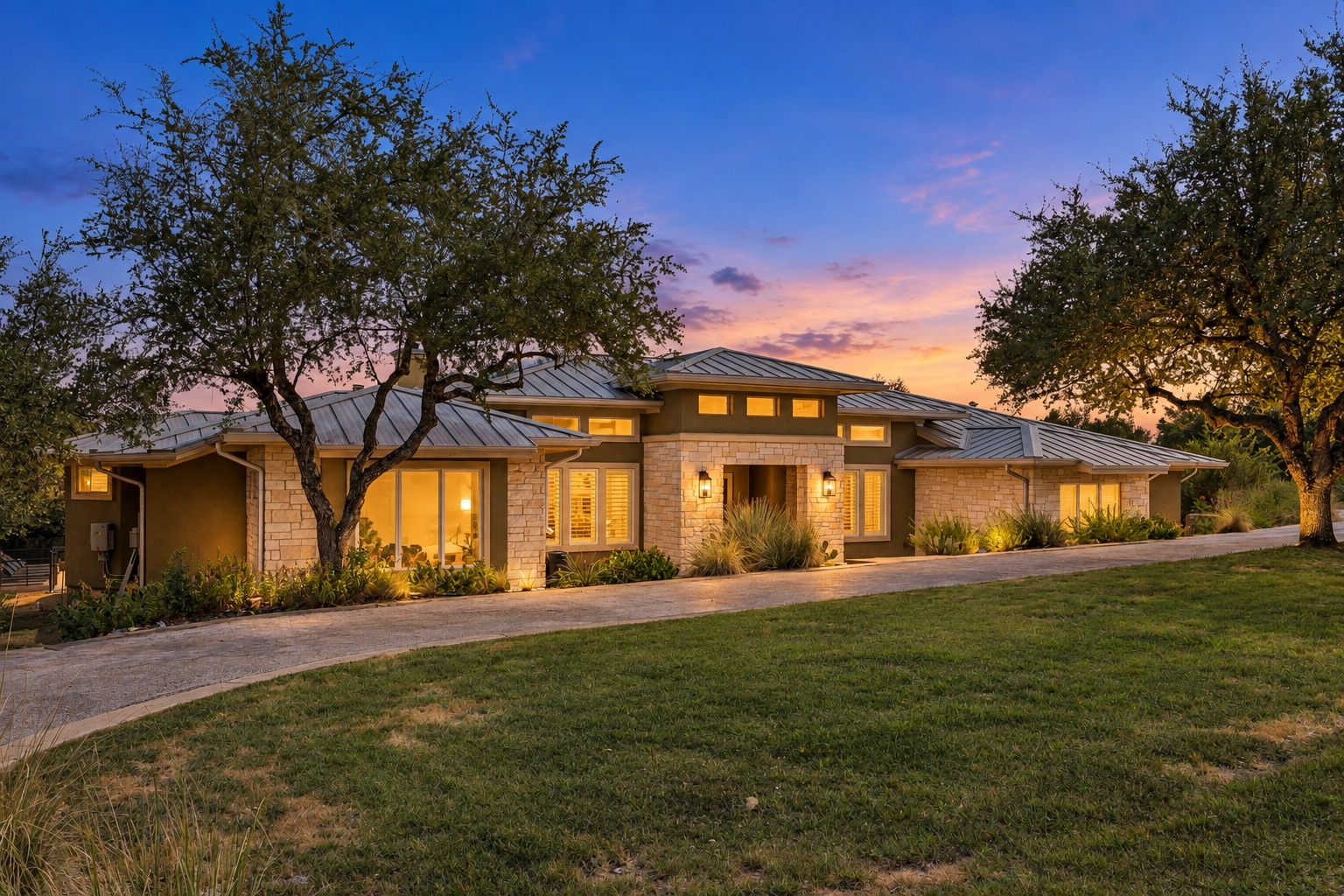 3801 Peak Lookout Dr — photo