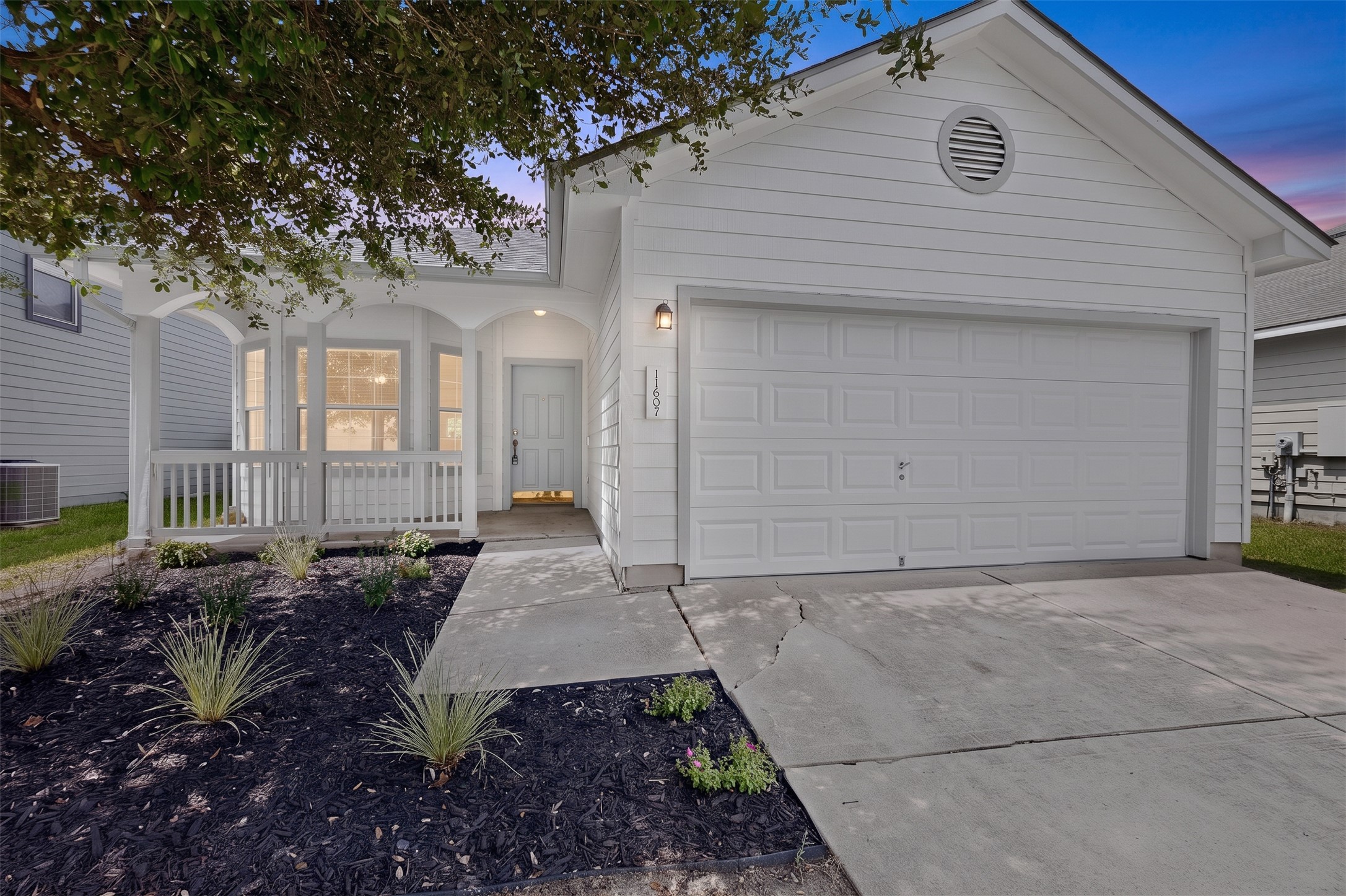11607 Lapoynor St — photo