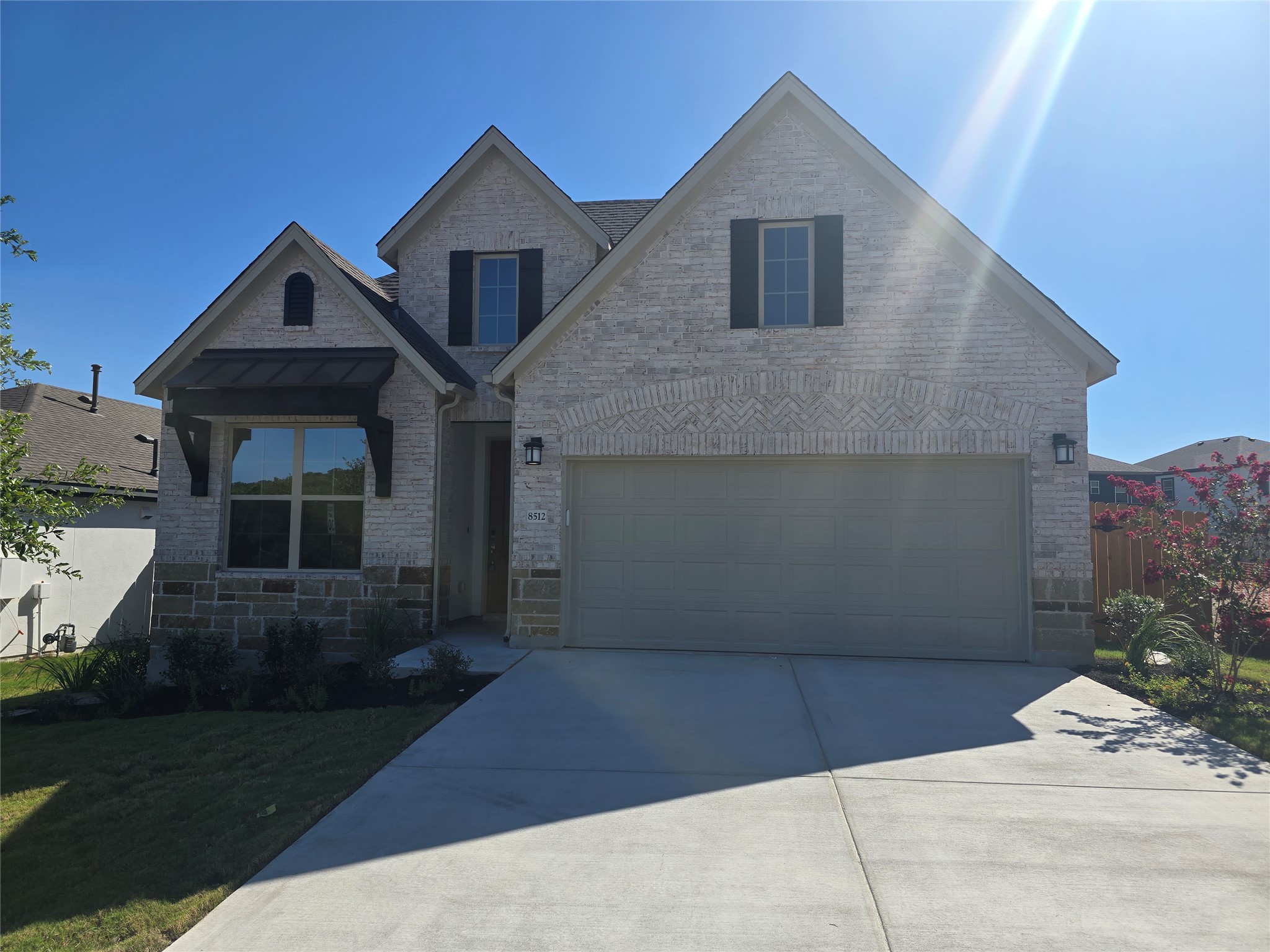 8512 Red Bottle Brush Rd — photo
