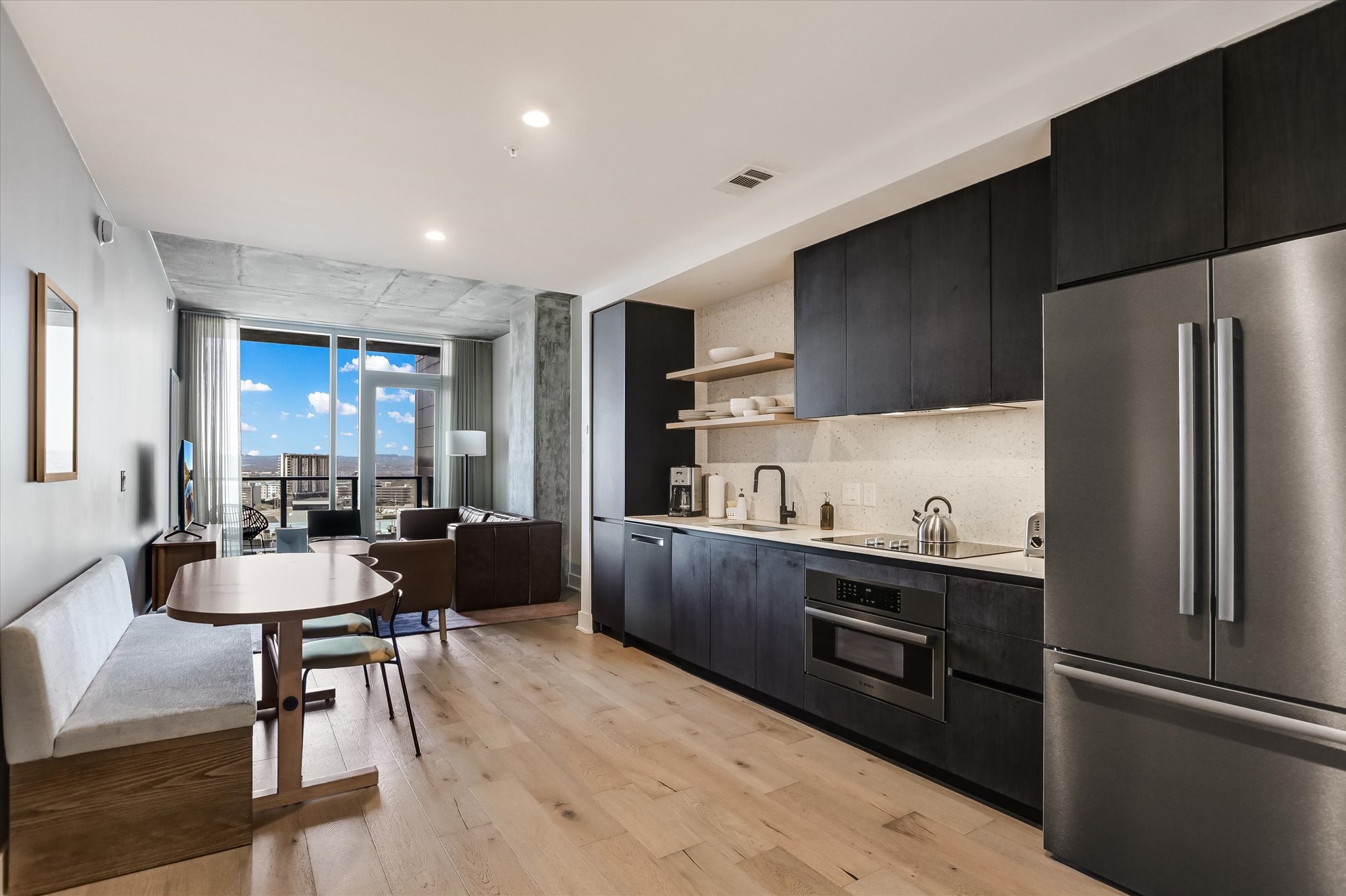 48 East Ave 1711 — photo