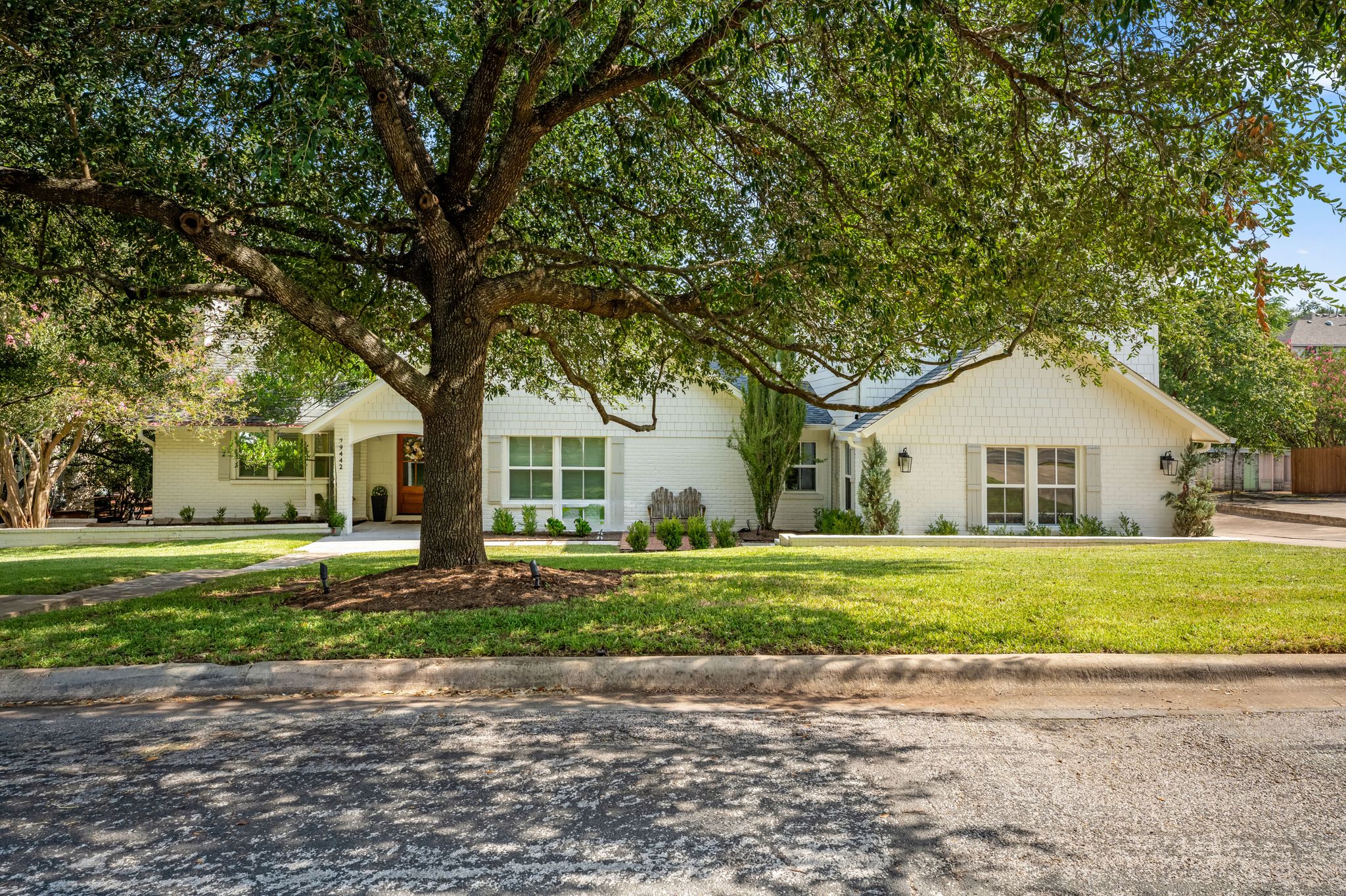 9442 Spring Hollow Dr — photo