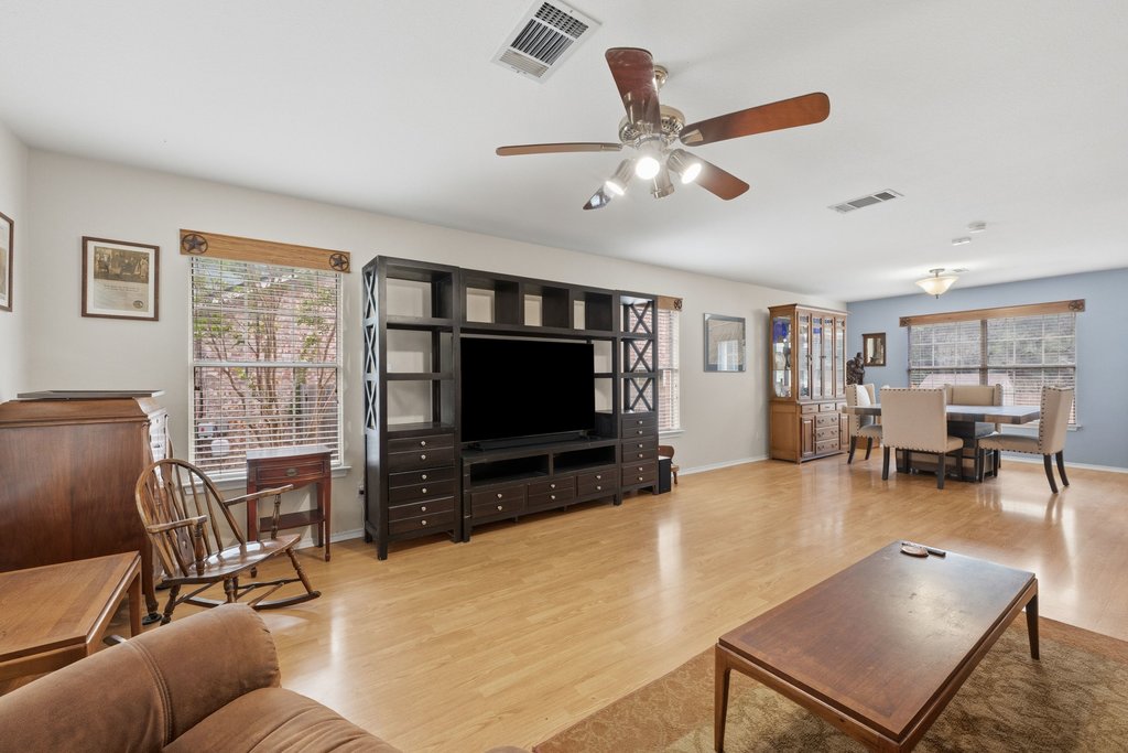 11432 Hillhaven Dr — photo