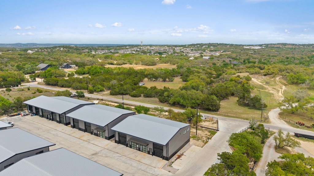 451 Farrell Road #101, Dripping Springs, TX 78620
