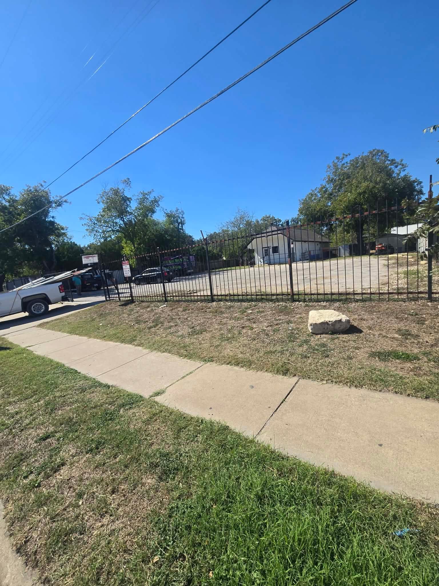 5808 Manor Road, Austin, TX 78723