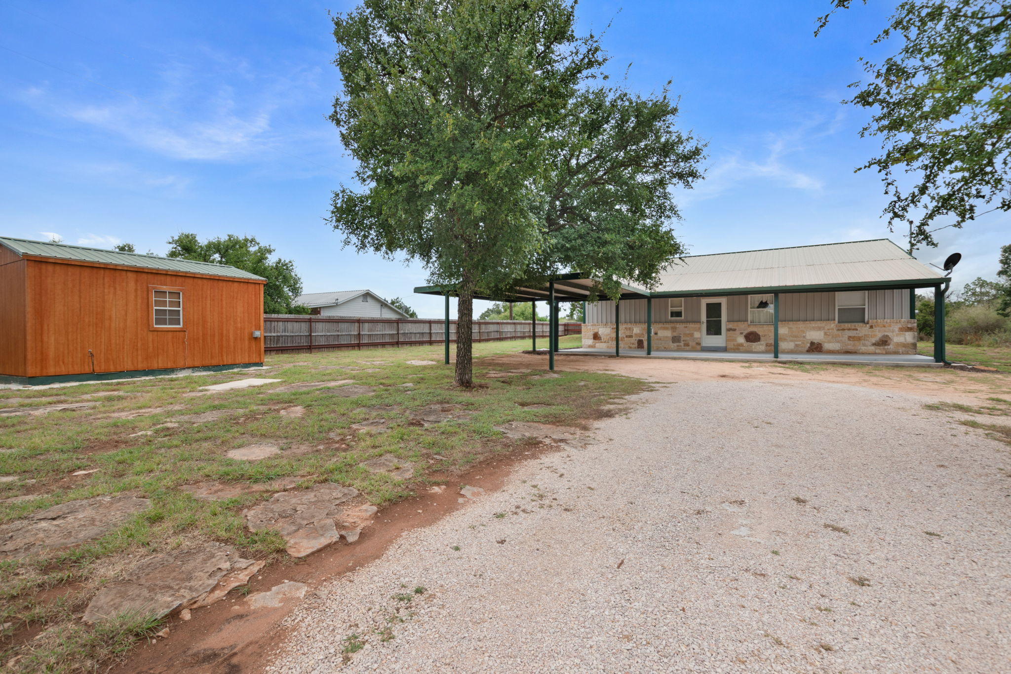 204 Deer Ridge Dr — photo