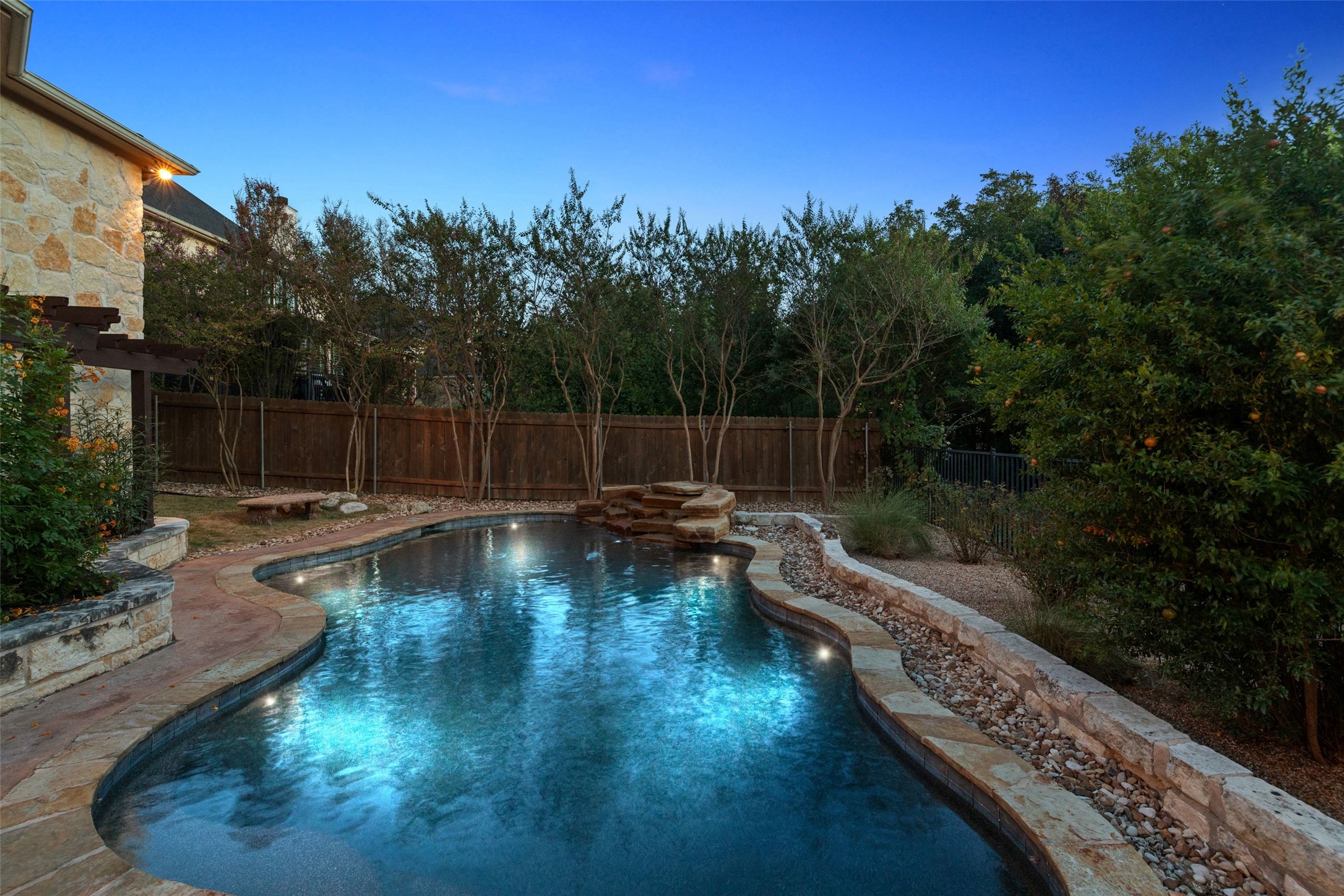 581 Aspen Dr — photo