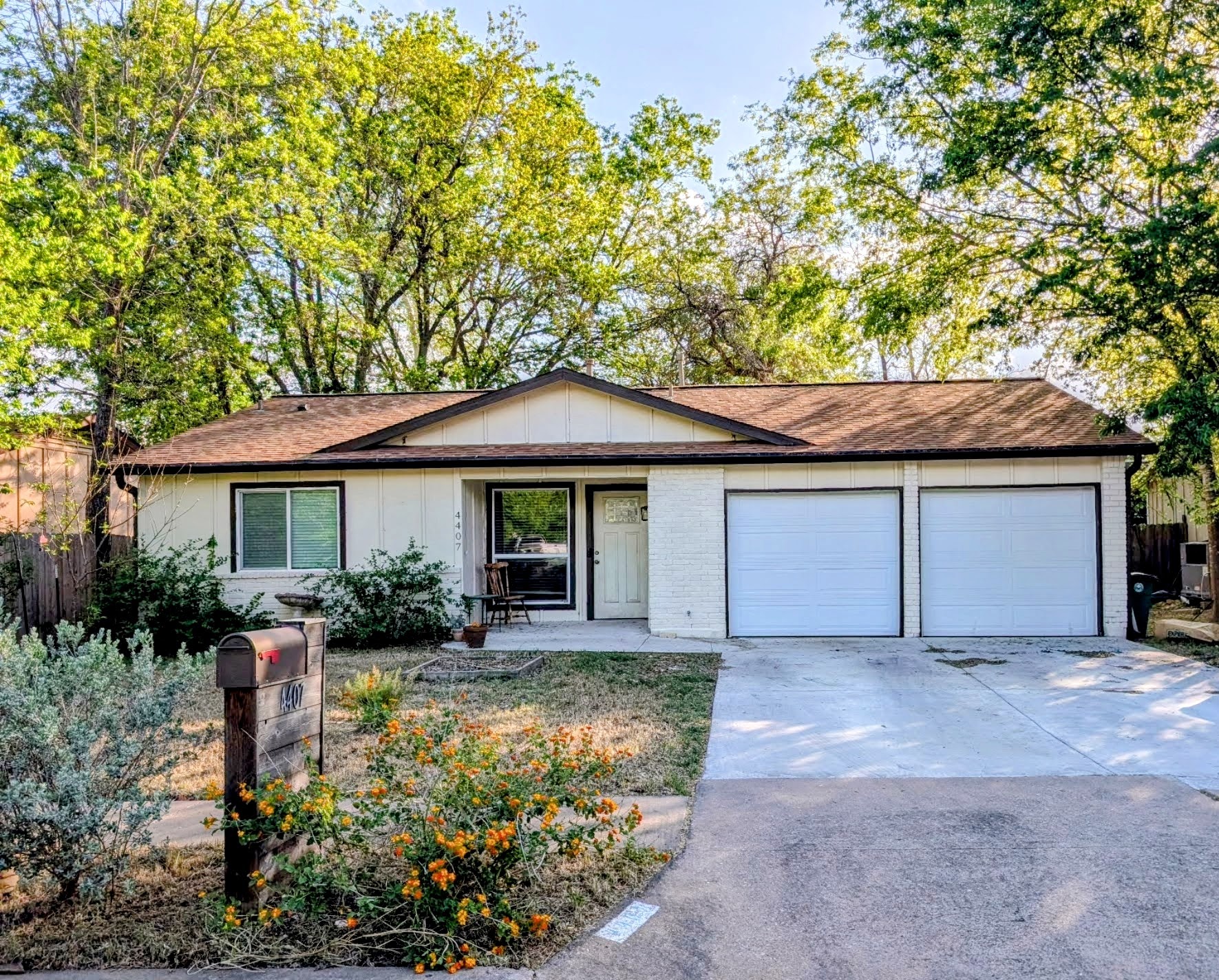 4407 Dovewood Dr — photo