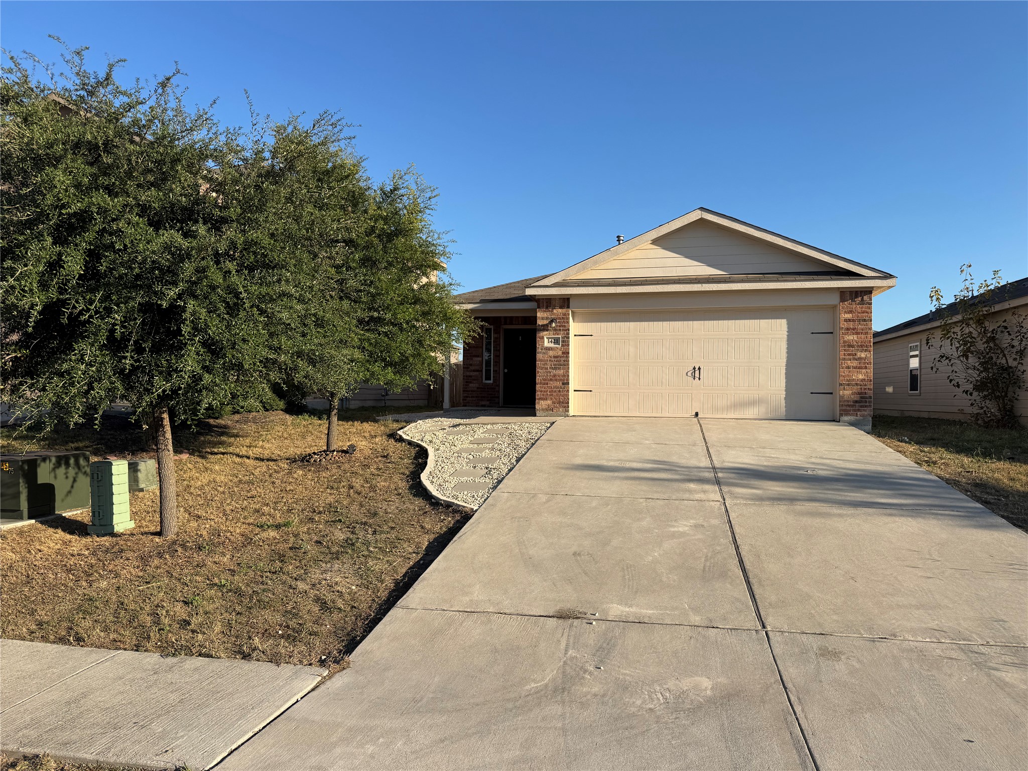 1421 Breanna Ln — photo