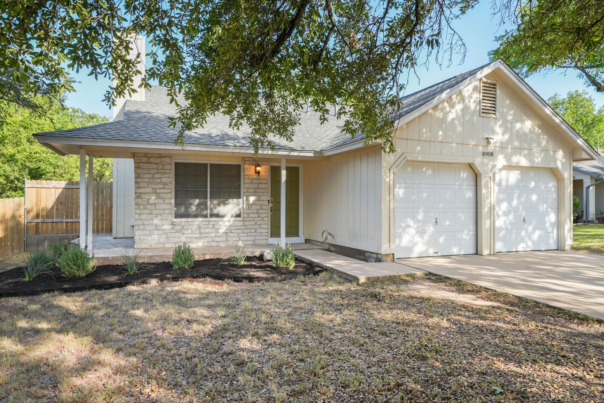 8908 Kentish CV — photo