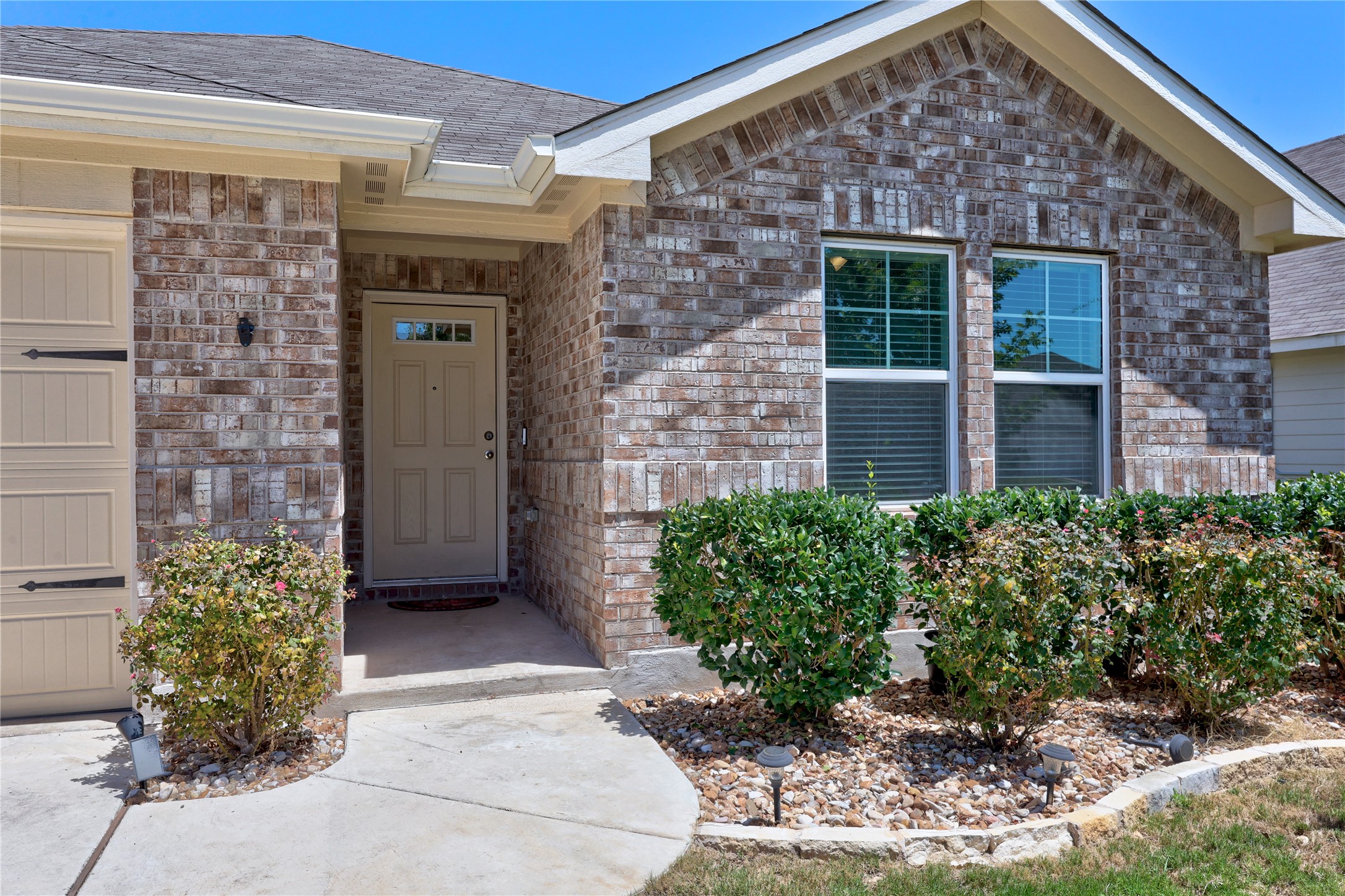413 Windy Reed Road, Hutto, TX 78634 — photo 2
