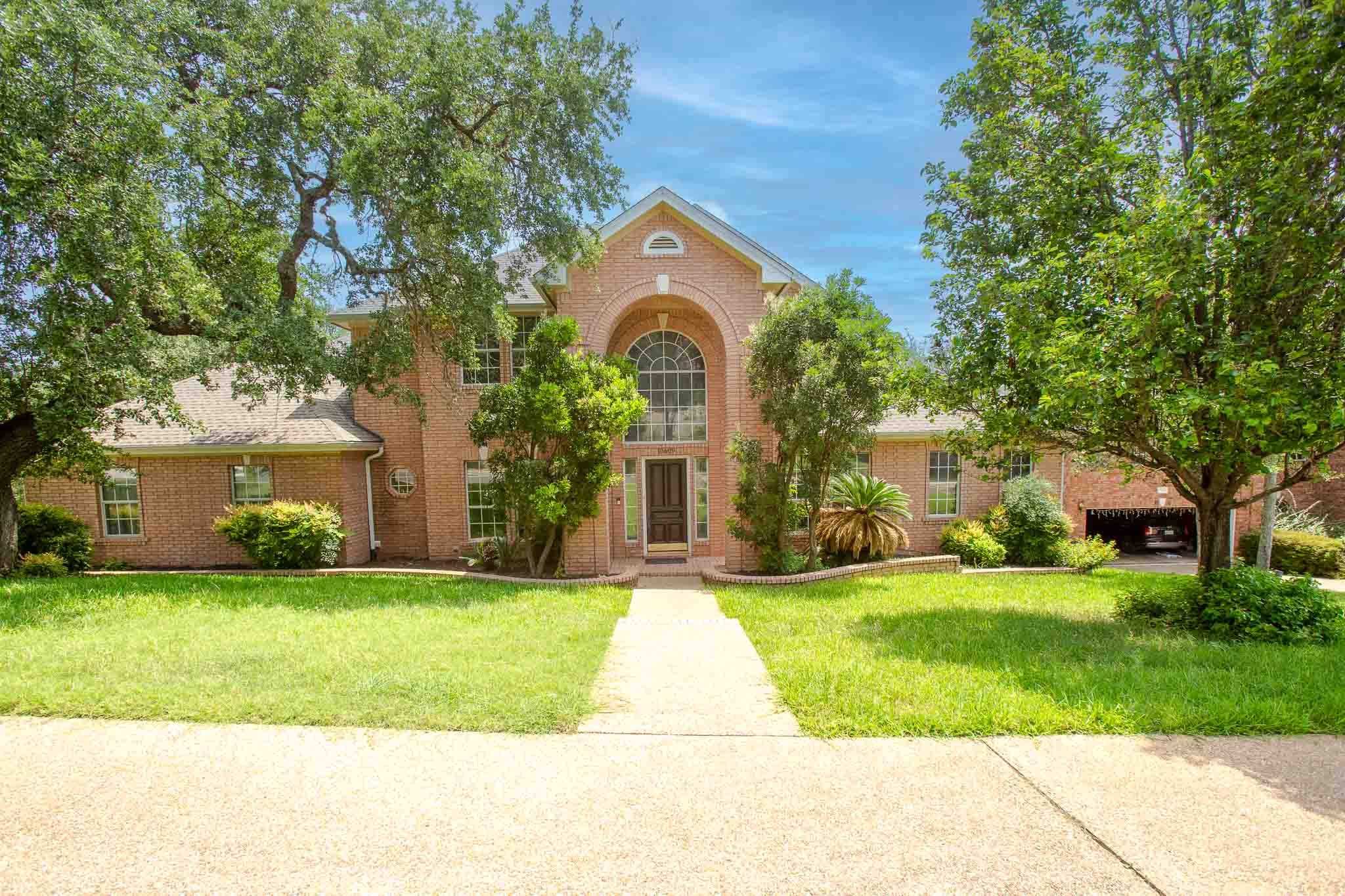 10609 Skyflower Dr — photo