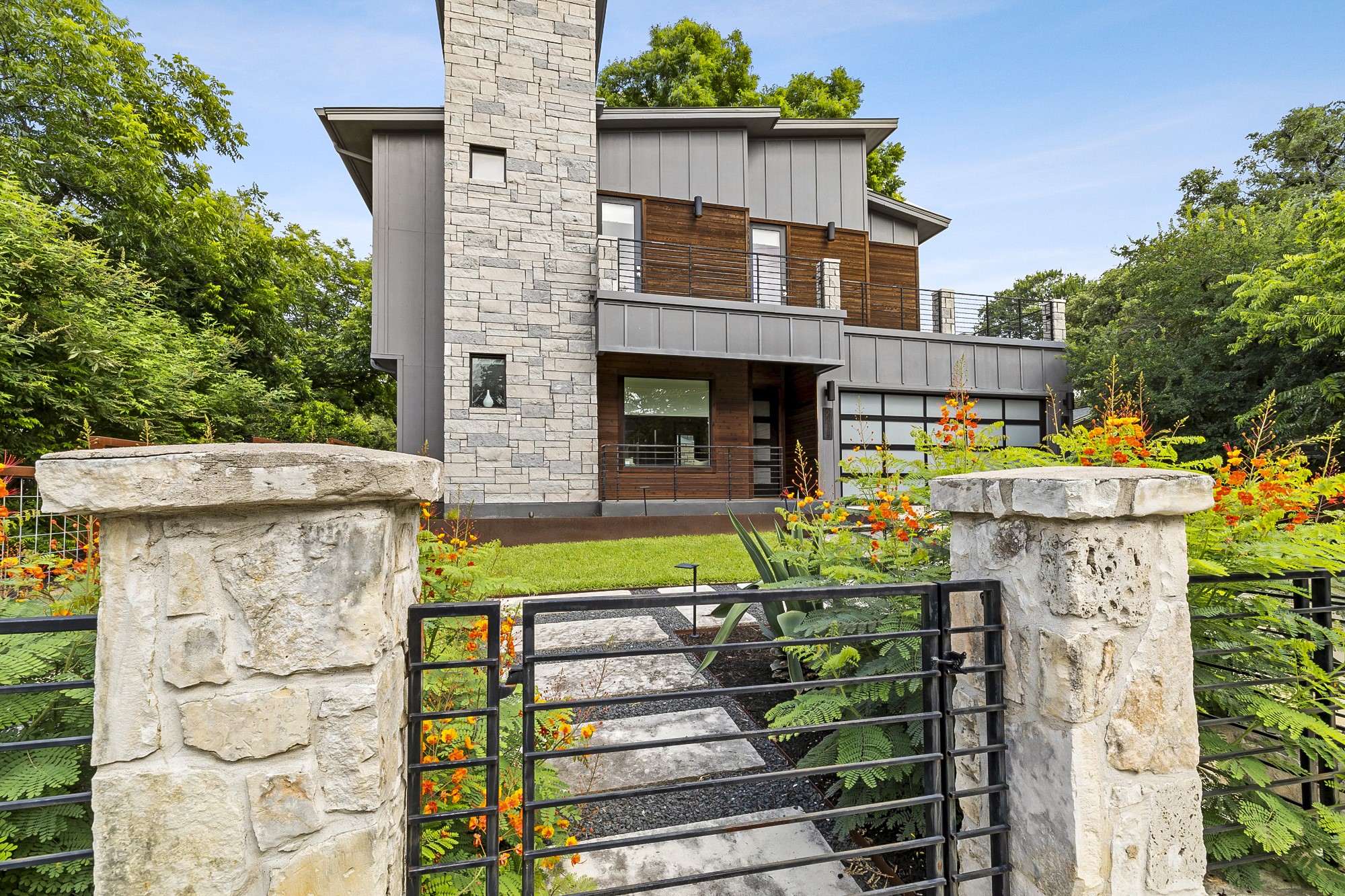 2414 Kinney Rd — photo
