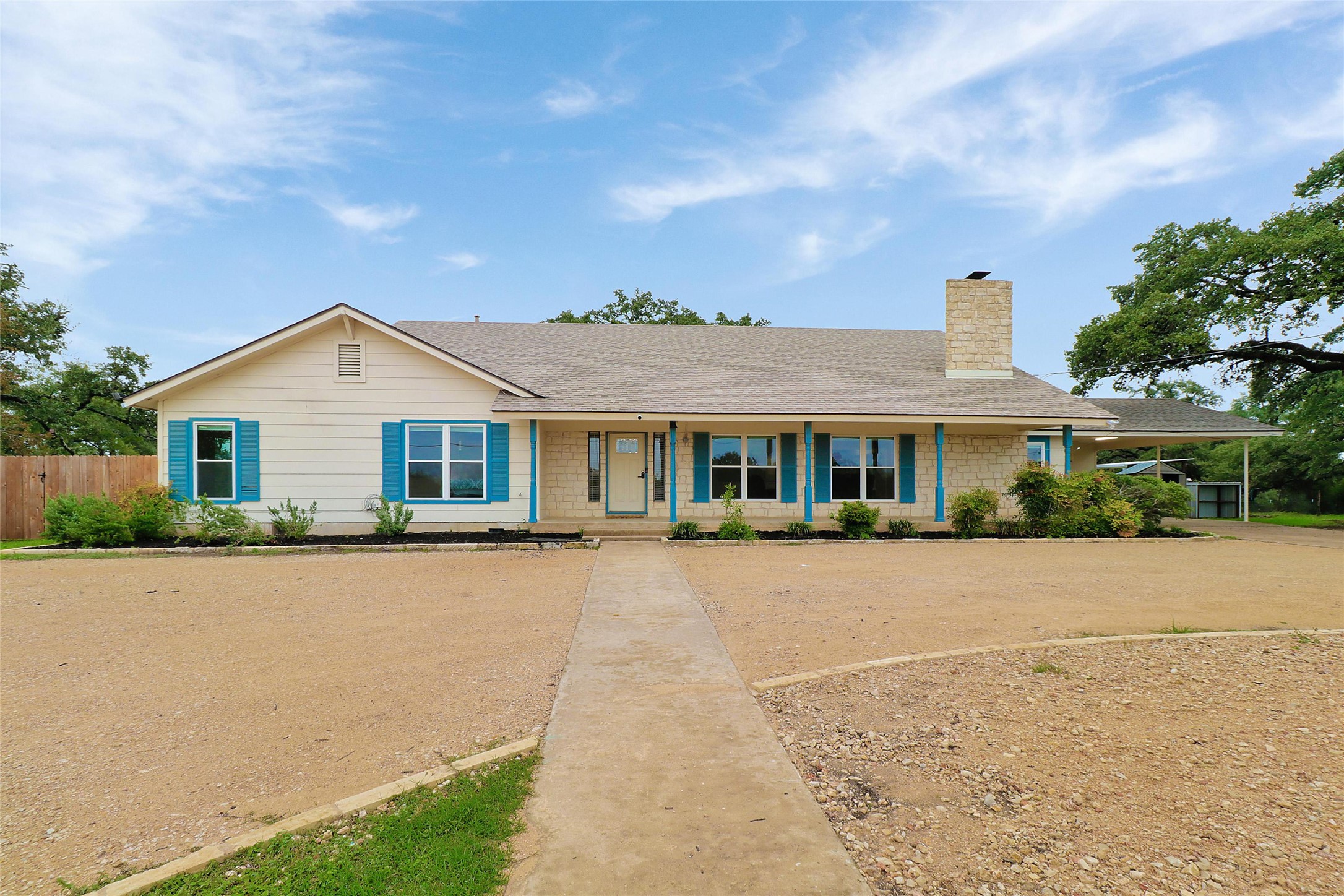 1701 E New Hope Dr — photo