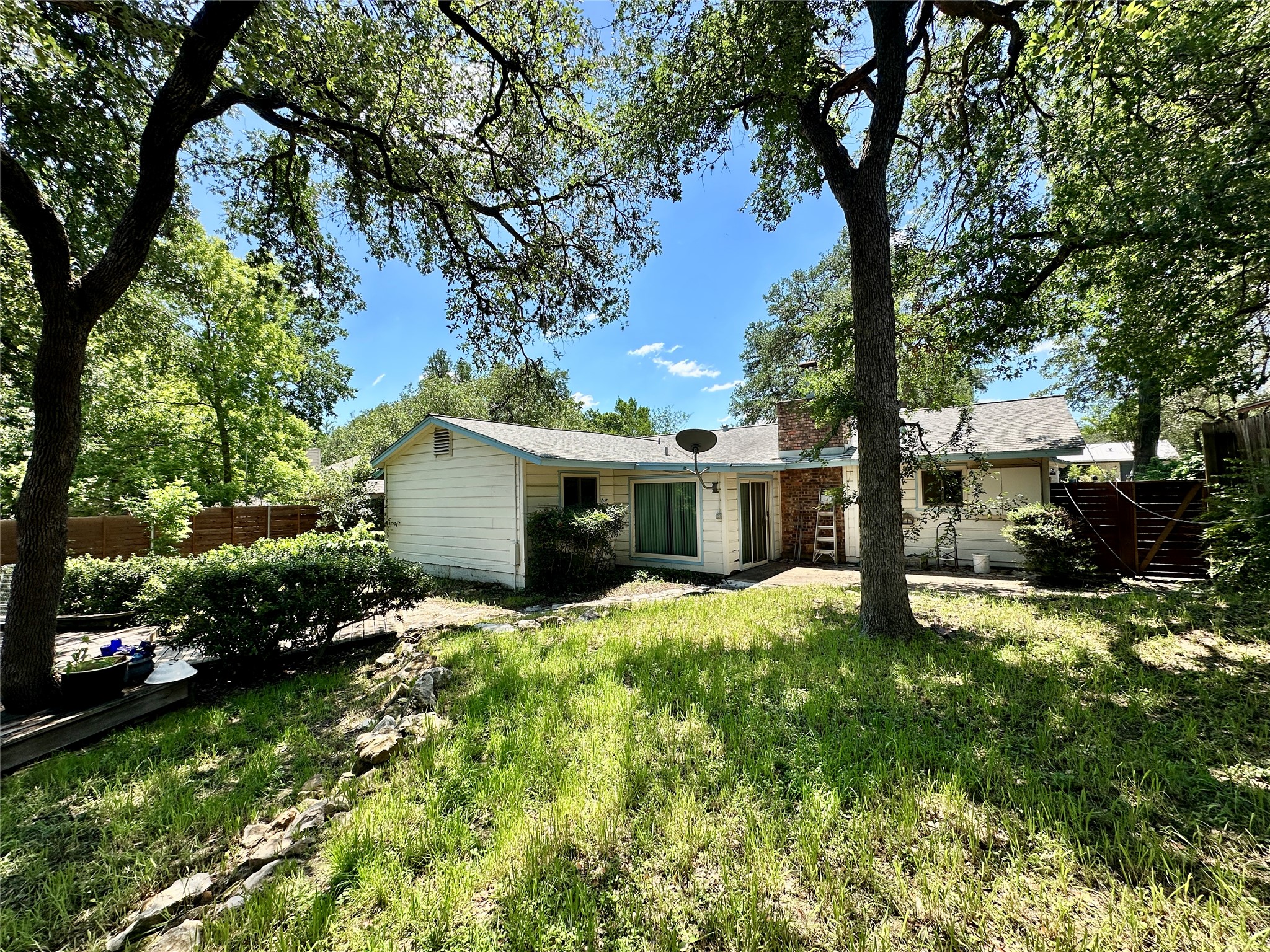 1704 Parkside Ln — photo