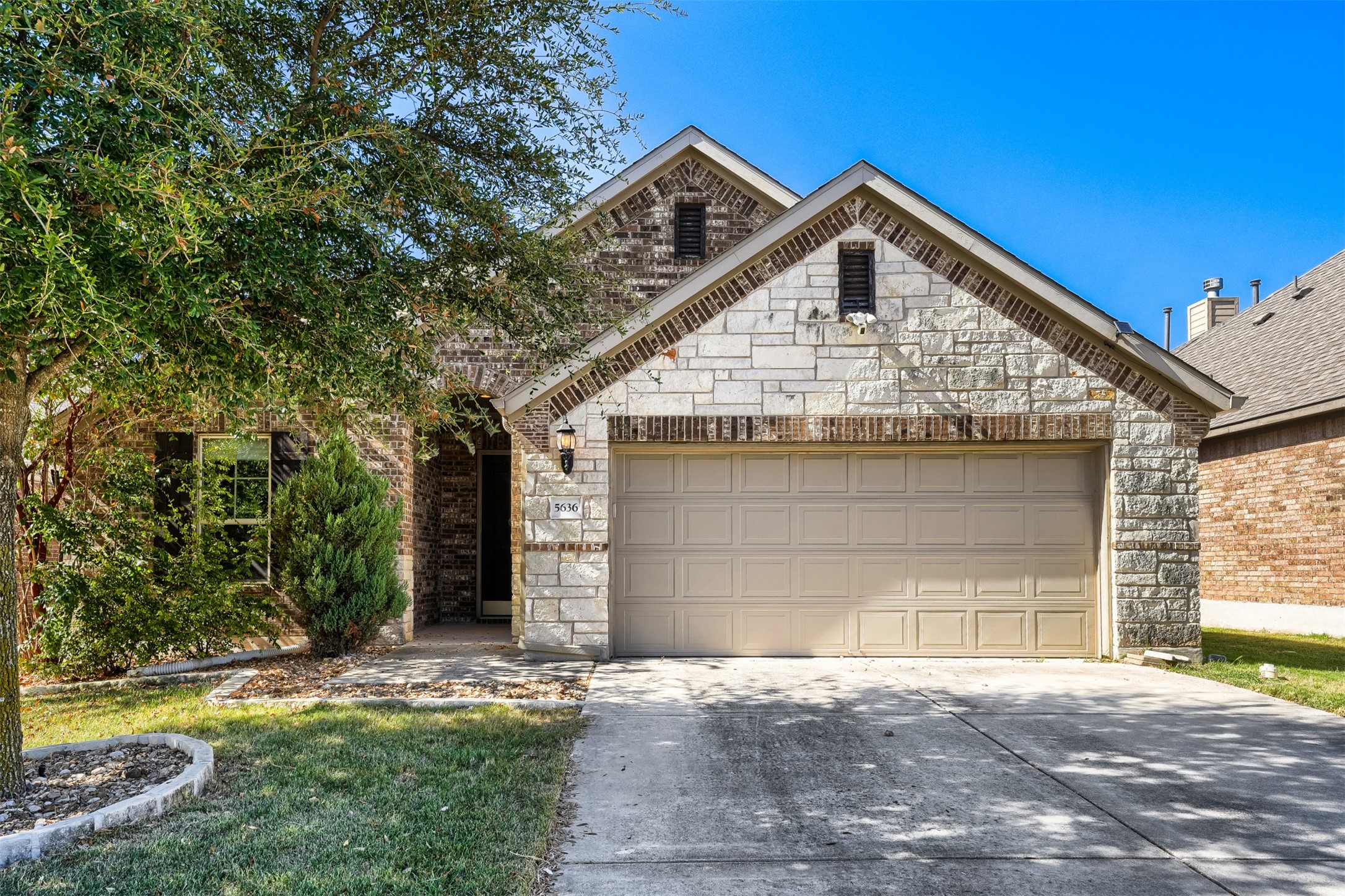 5636 Corsica Loop — photo