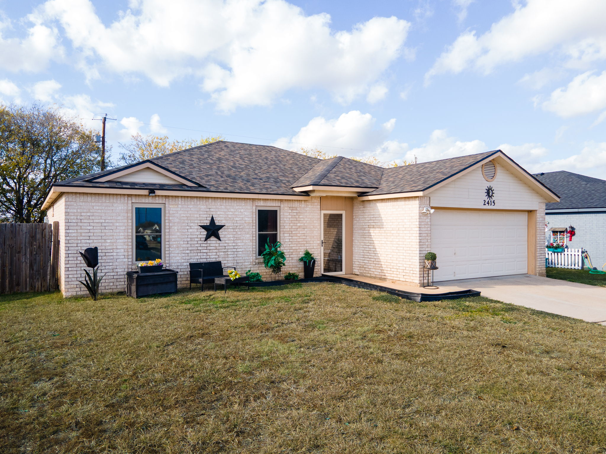 2415 Gallop Dr — photo