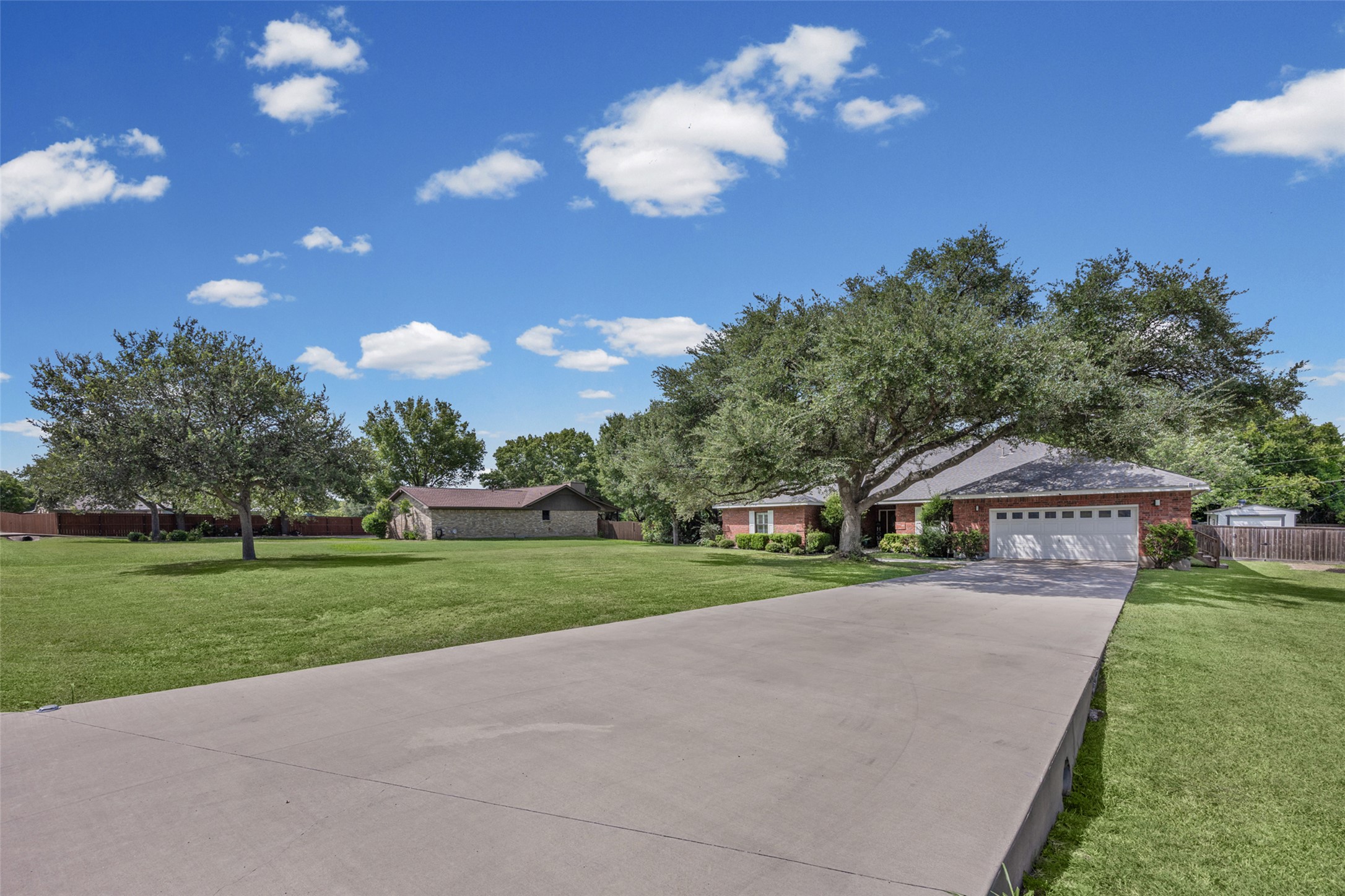 2000 Spinel Road, Pflugerville, TX 78660 — photo 2