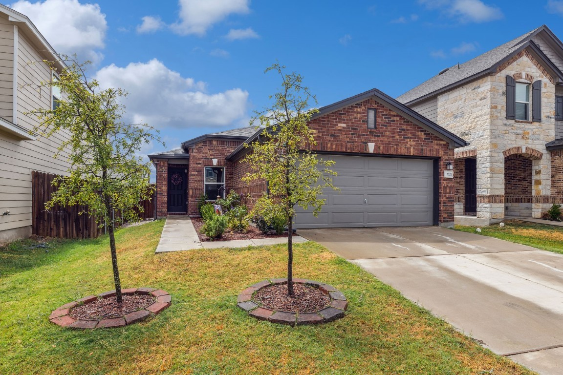 13521 Abigail Adams St — photo
