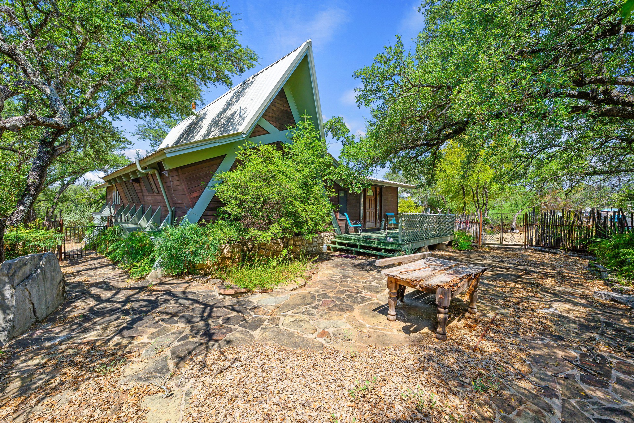 301 Yonder Dr — photo