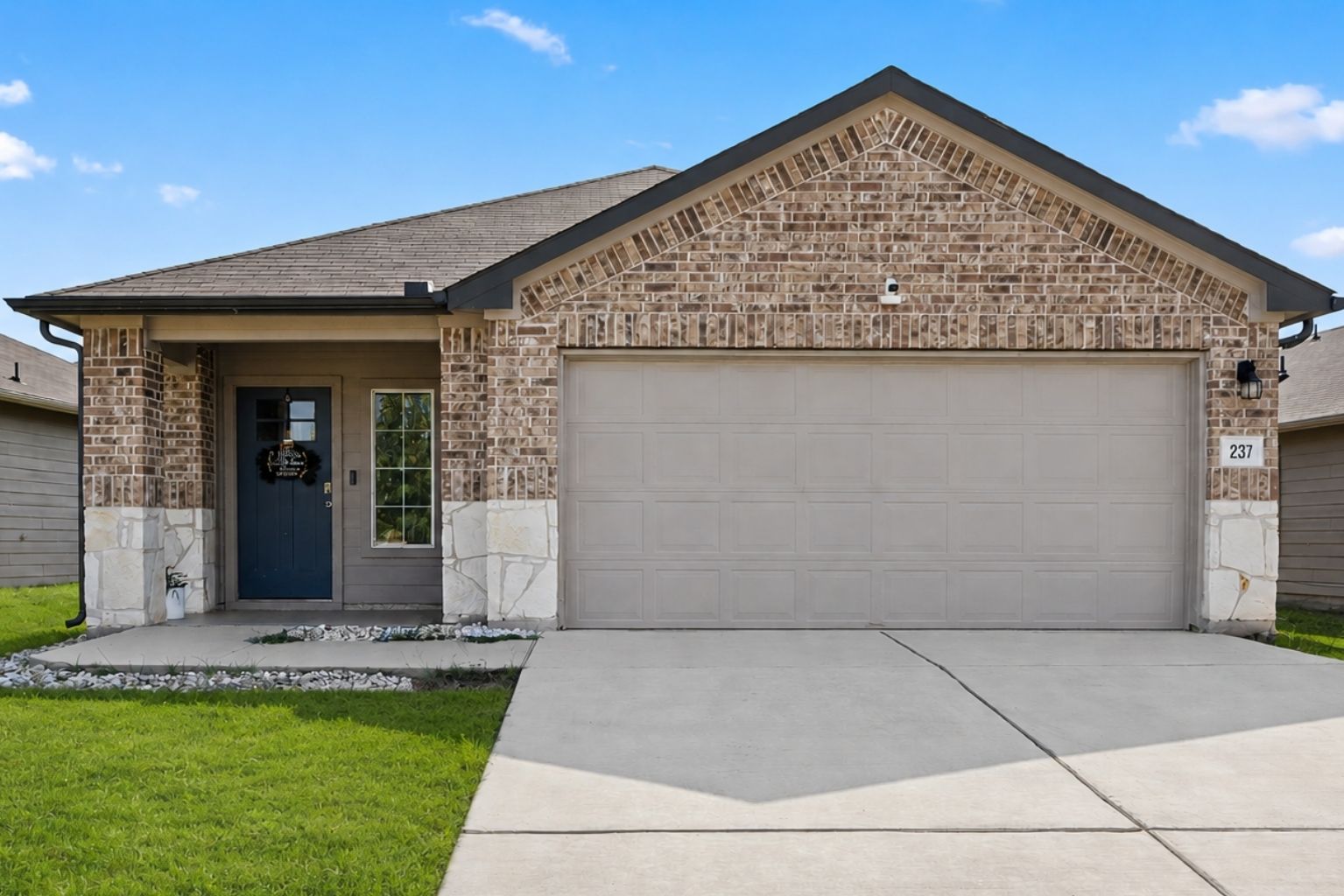 237 Spider Lily Dr — photo