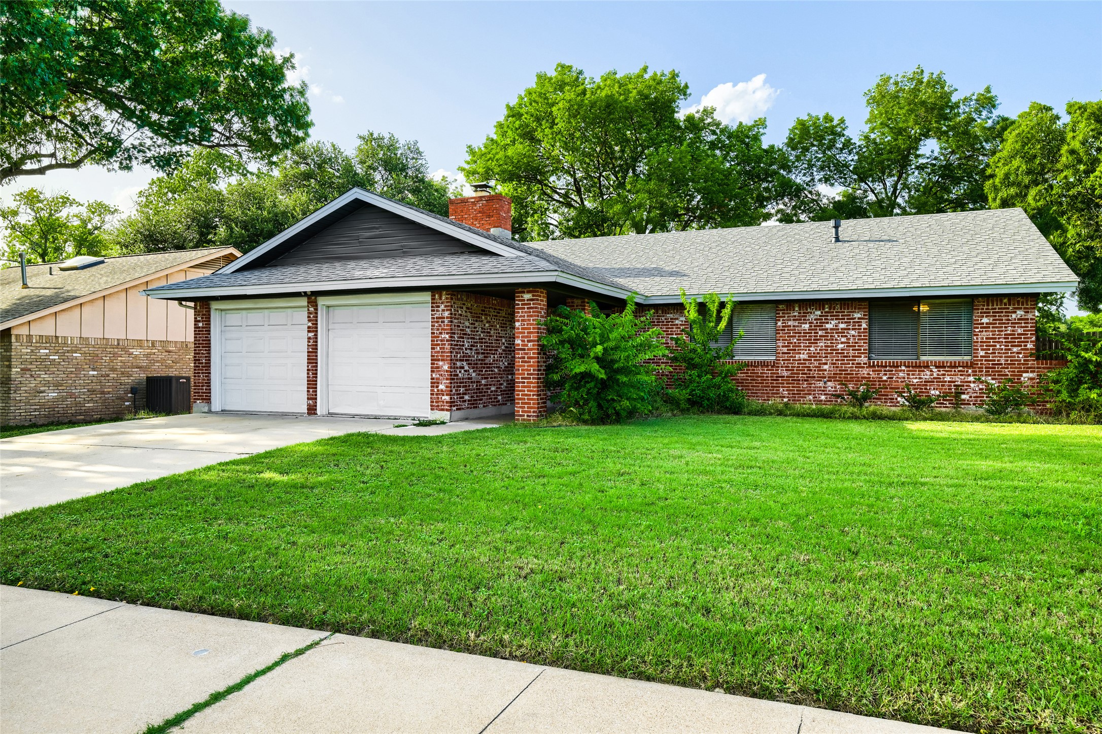 1300 Neans Dr — photo
