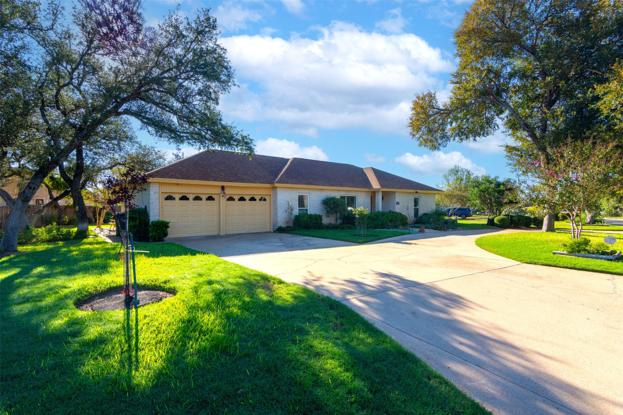 219 Turtle Bnd, Georgetown, TX 78628 — photo 2