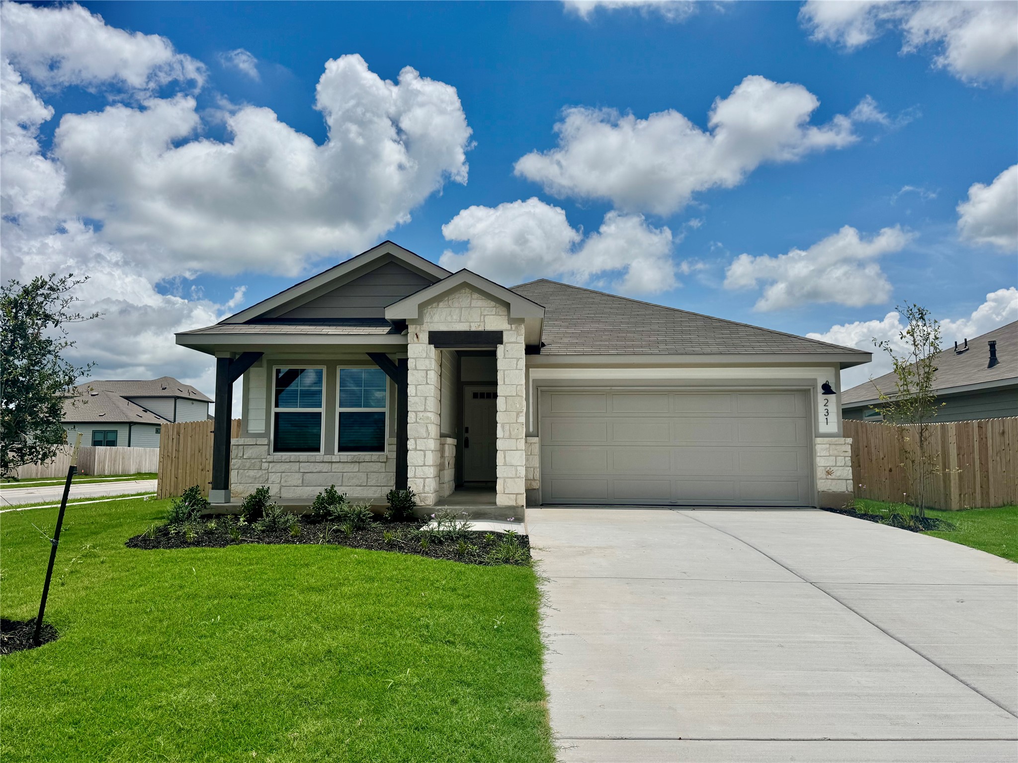 231 Red Tail Hawk Ln — photo