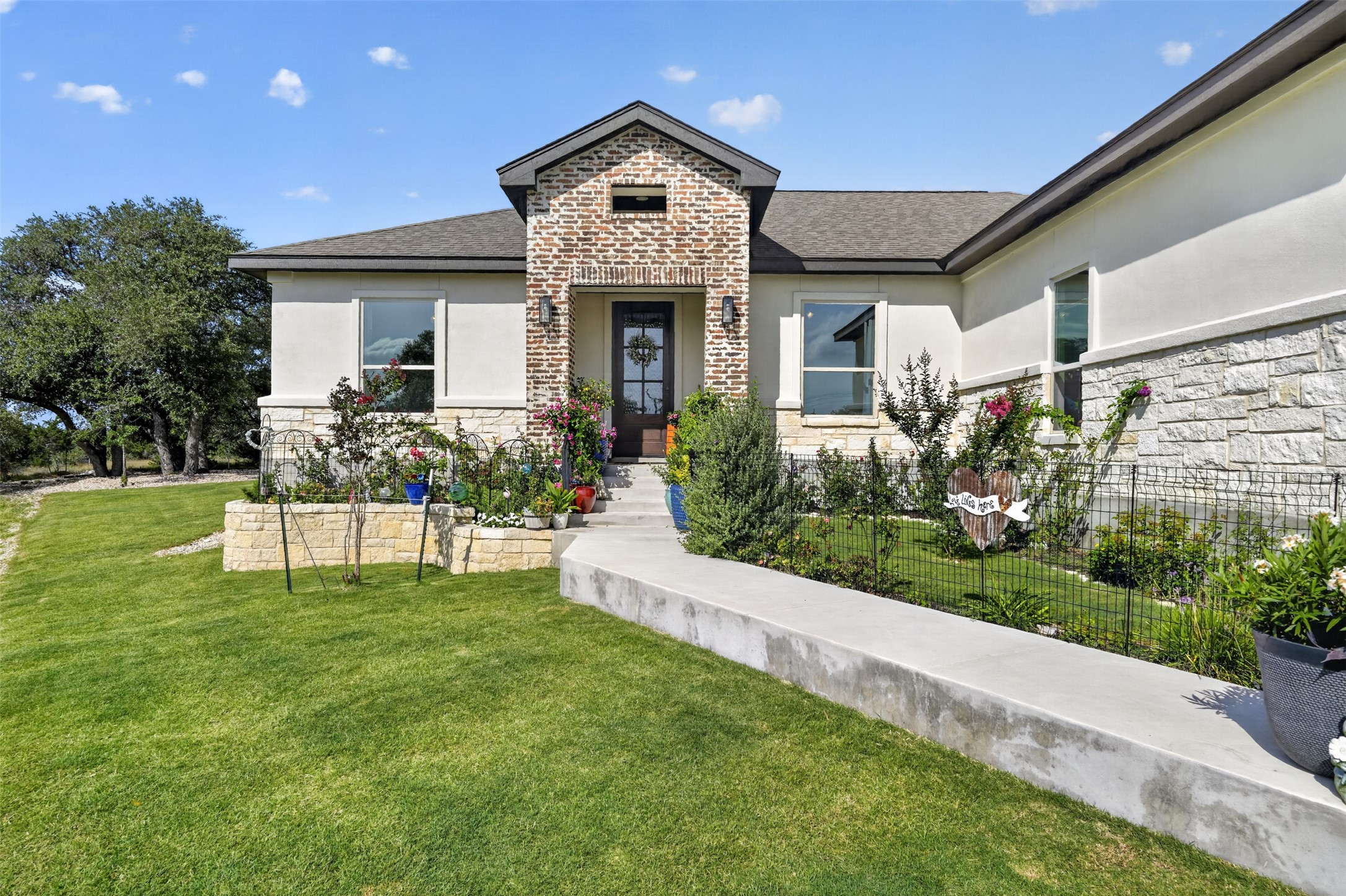 108 Monroe Upton Court, Blanco, TX 78606 — photo 2