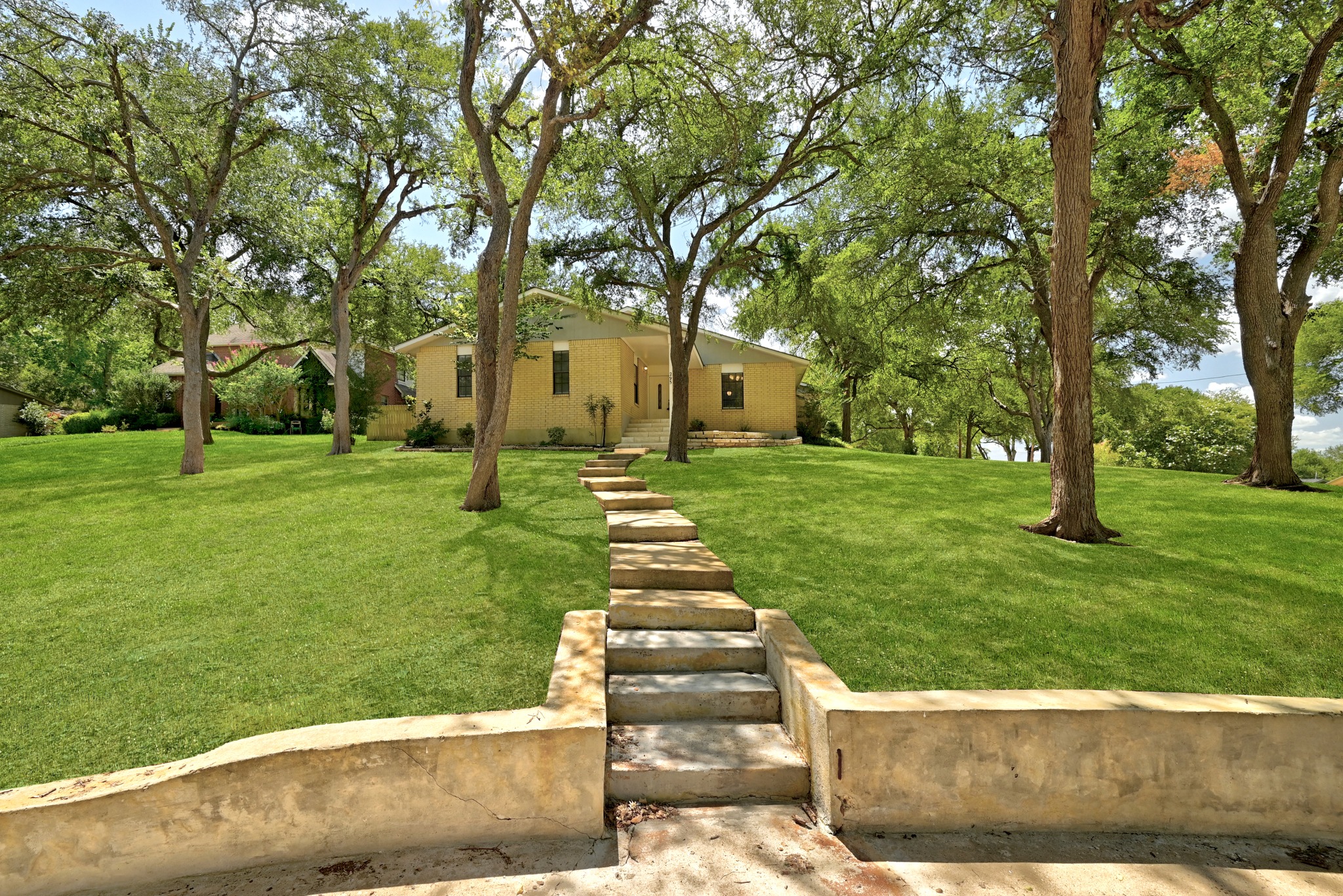 295 Oak Creek Cir — photo