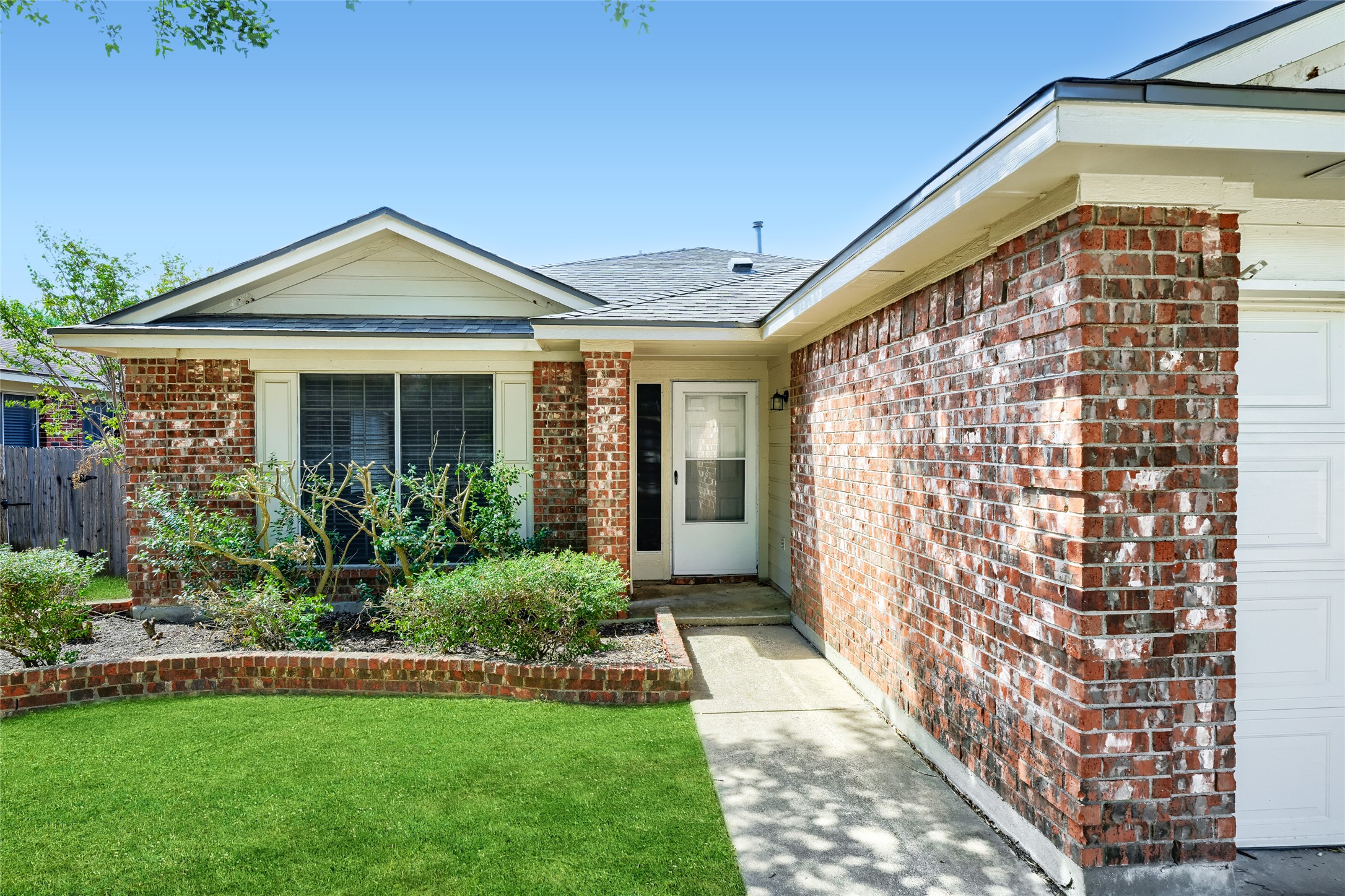 1617 Balmorhea Ln — photo