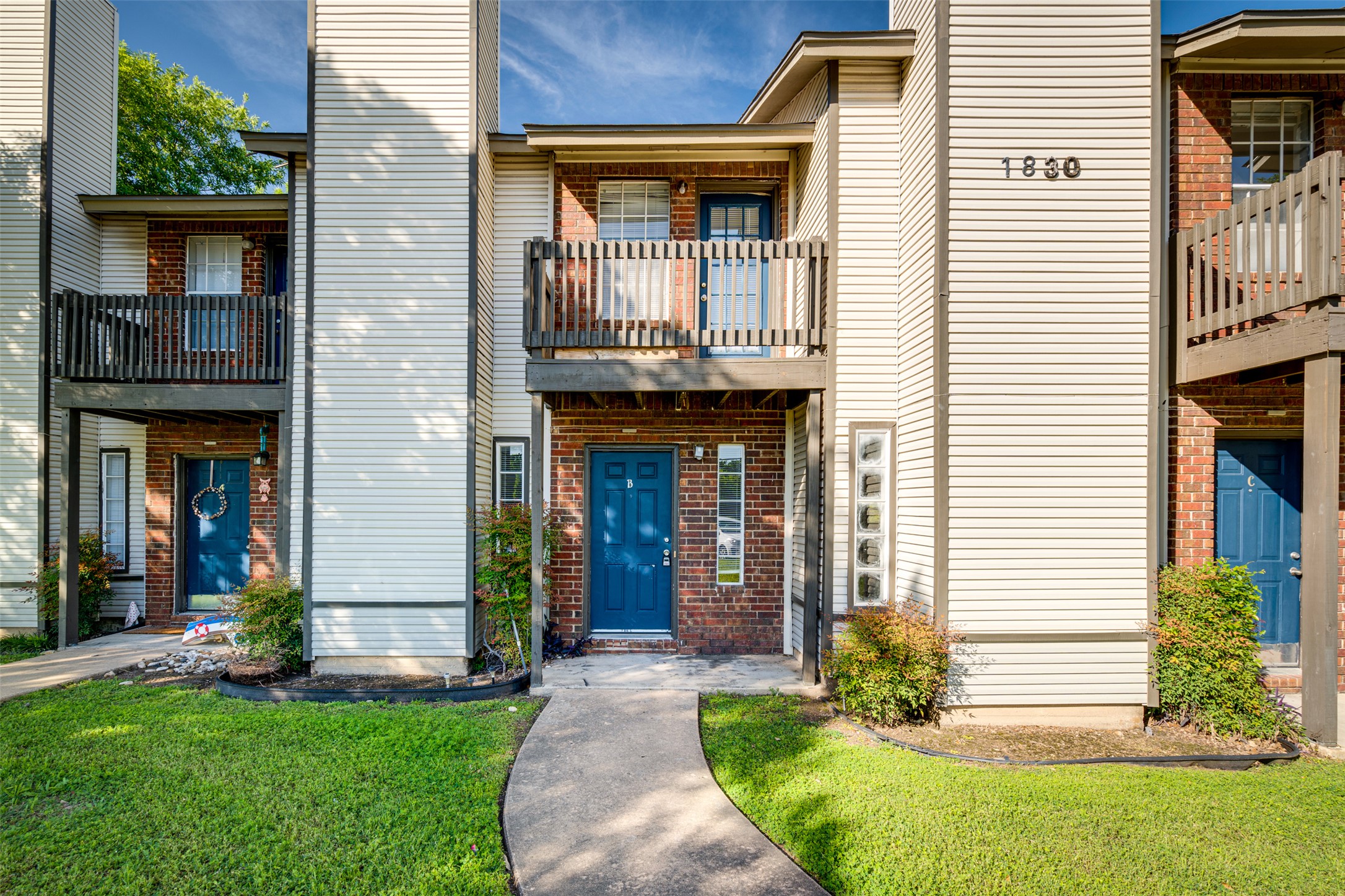 1830 River Crossing Cir B — photo