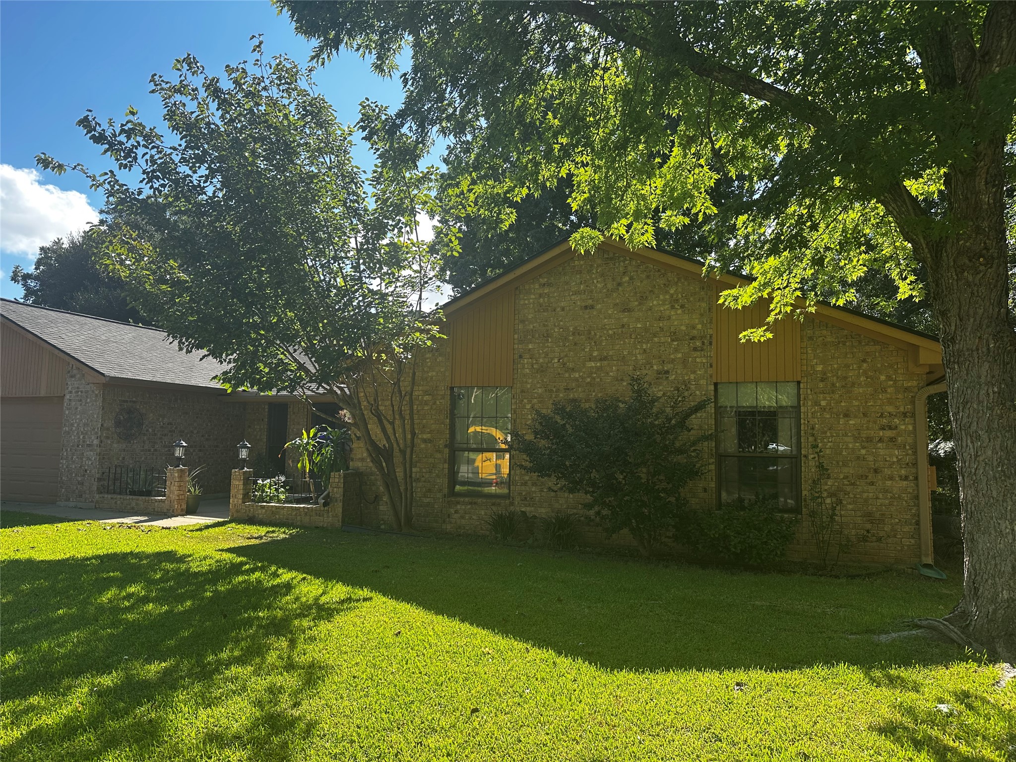 287 Meadowlakes Dr — photo