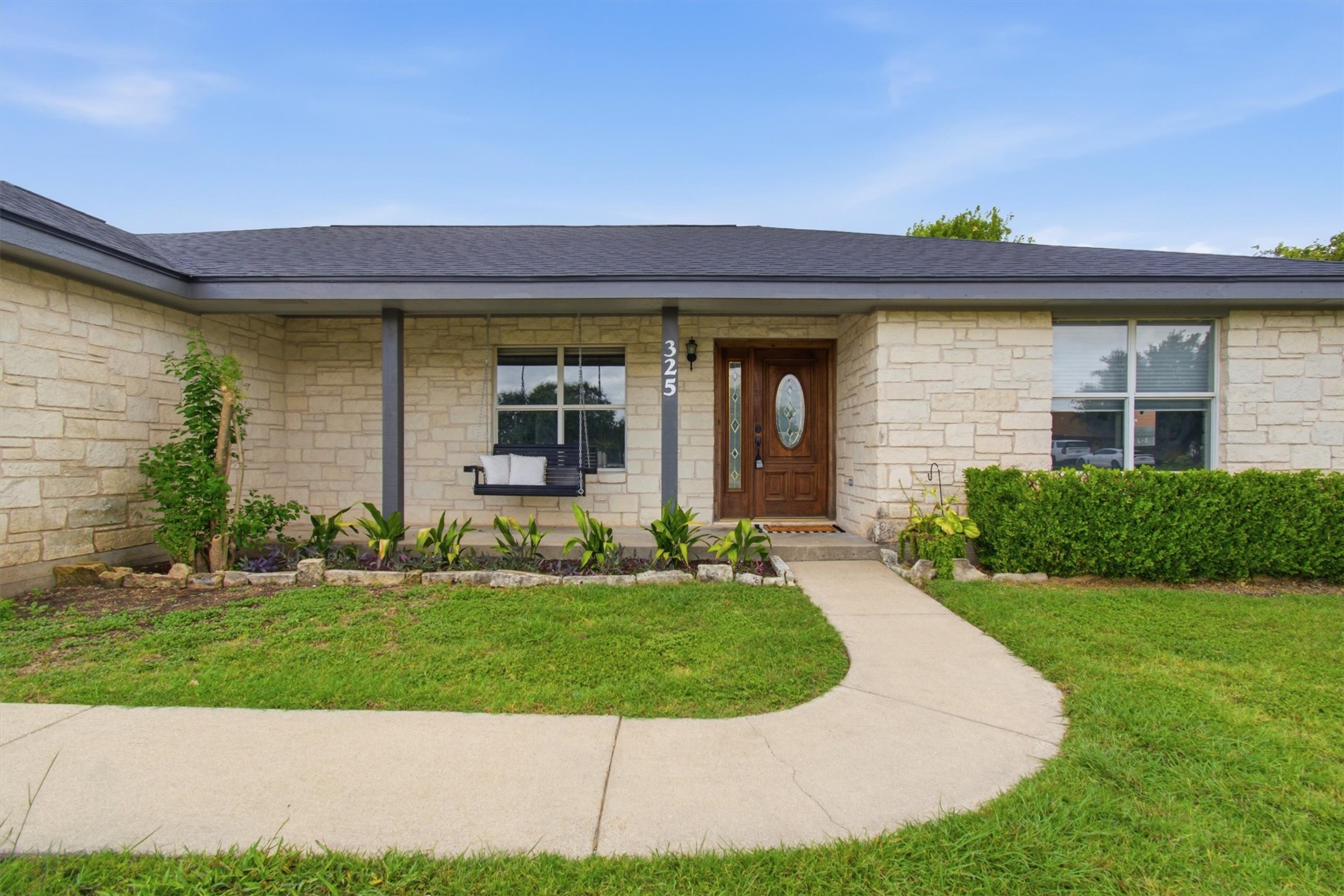 325 Meadow Valley Loop, Jarrell, TX 76537 — photo 3