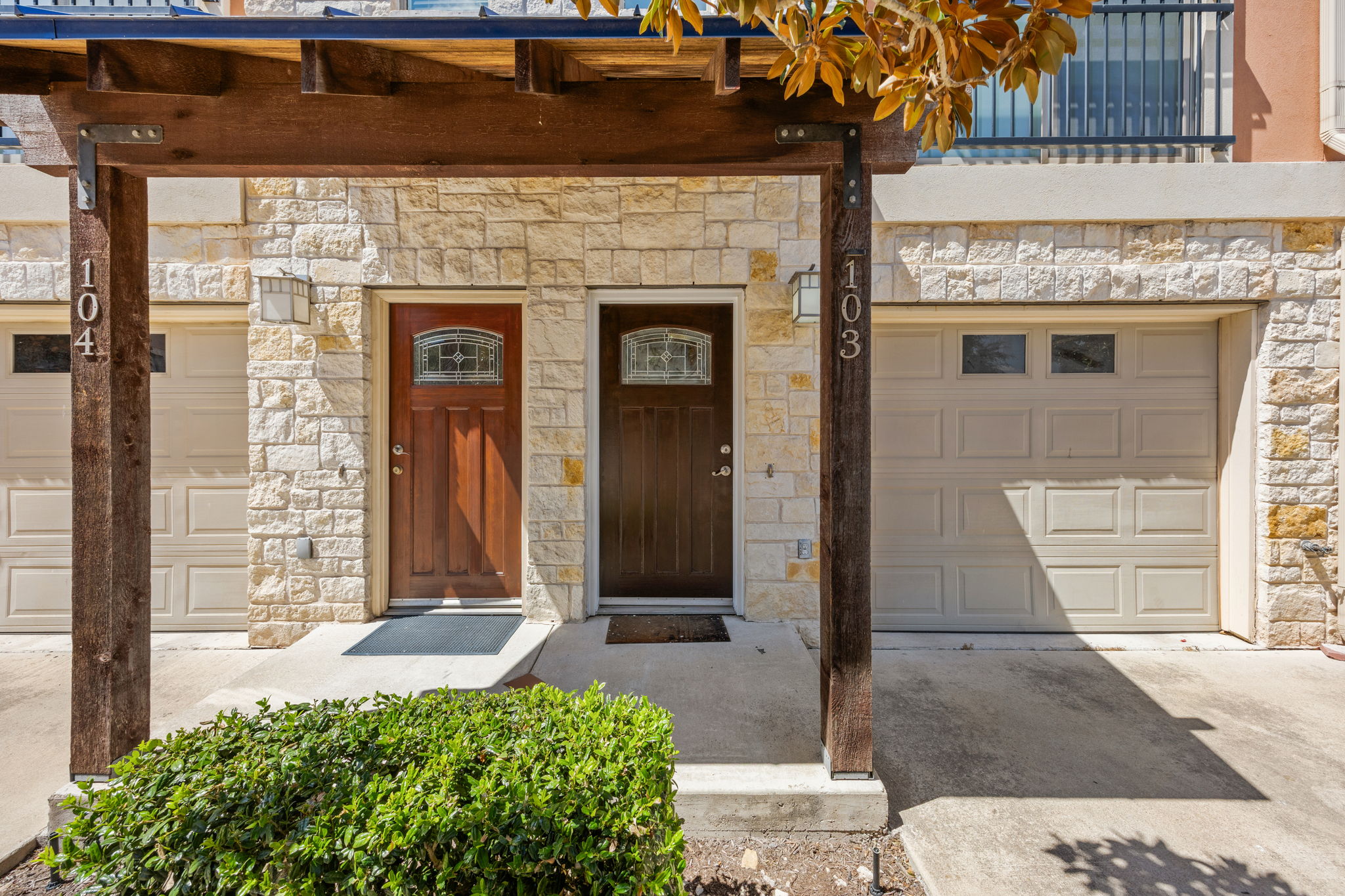 13420 Lyndhurst St 103 — photo