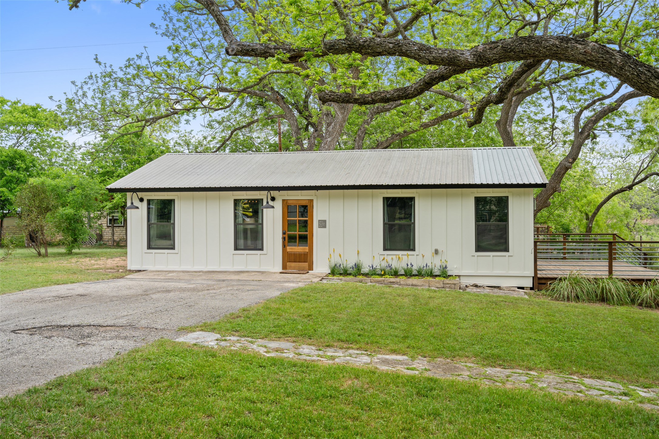 2410 Flite Acres Rd — photo