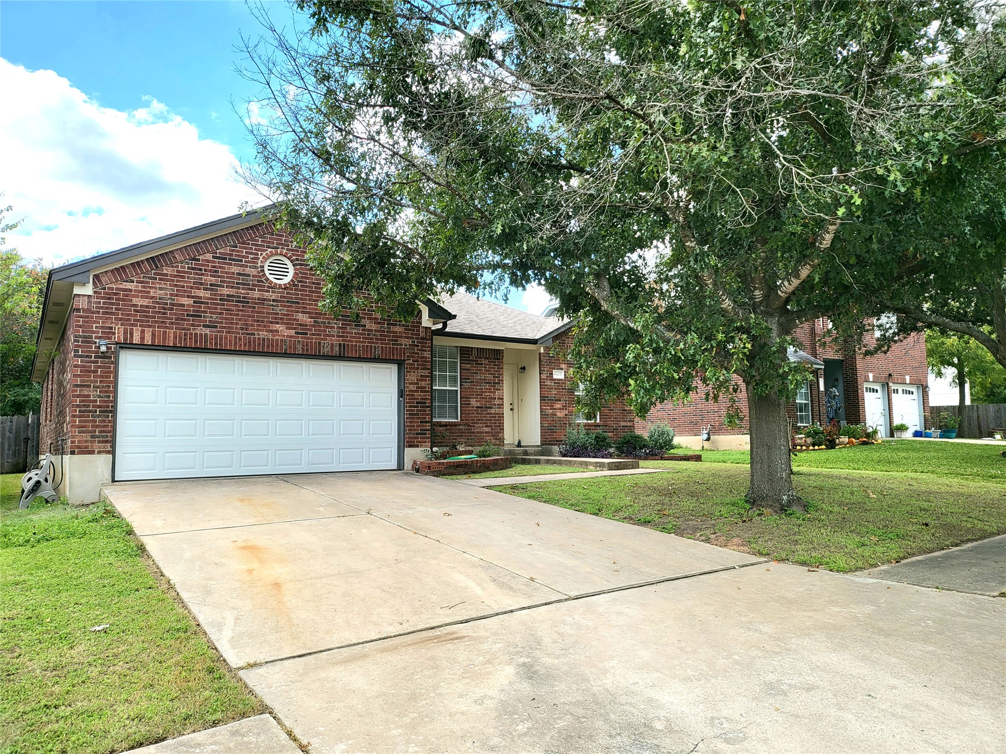 8505 Chat Ln — photo