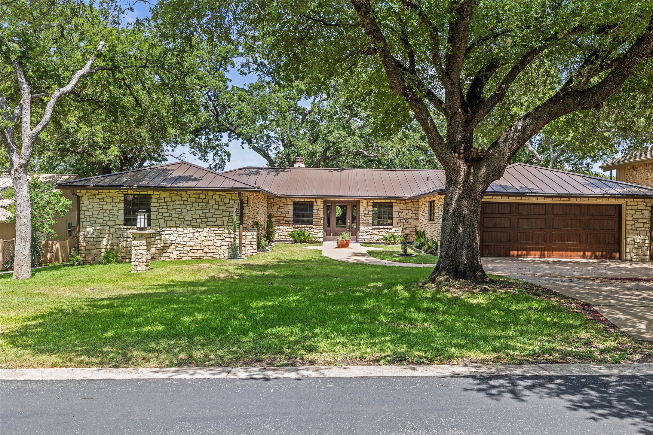 Home in Horseshoe Bay, TX 78657 — photo 2