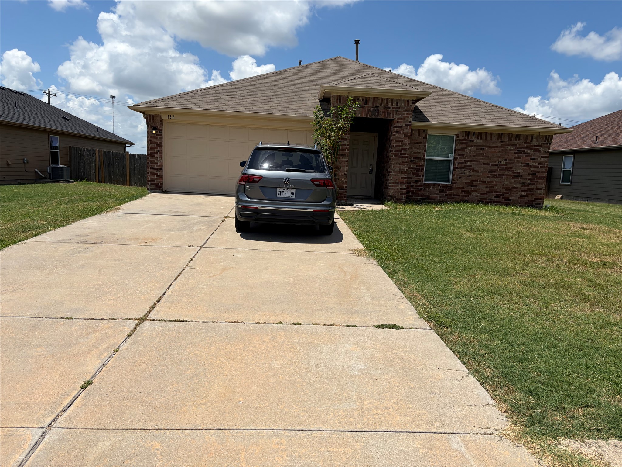 137 Rafe Ct — photo