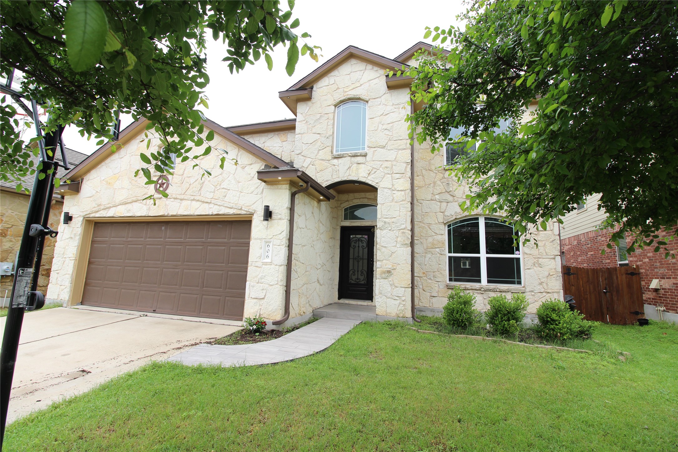 606 Spanish Mustang Dr — photo