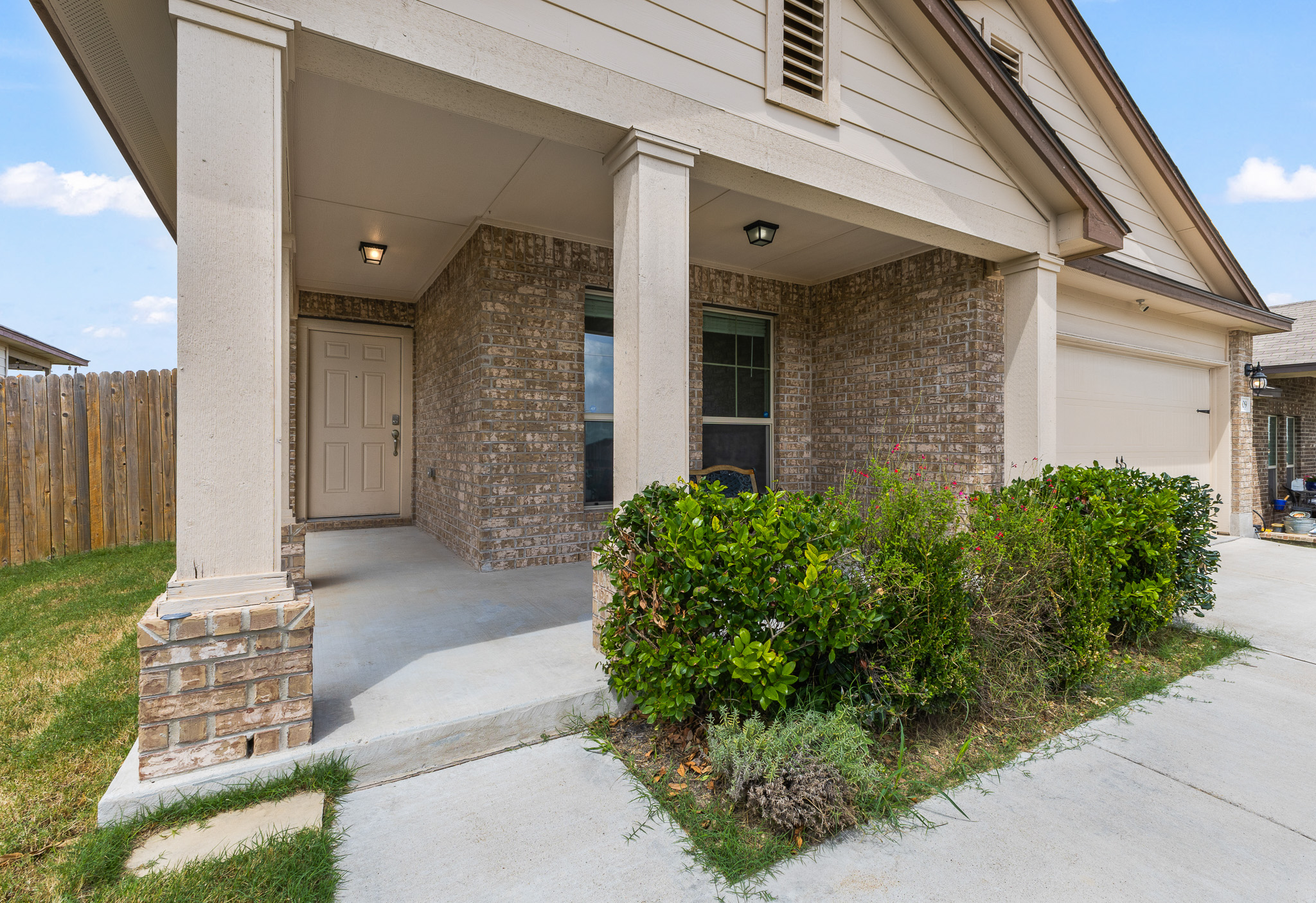 109 Midas Lane, Jarrell, TX 76537 — photo 2