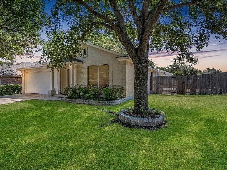16601 Jadestone Dr — photo