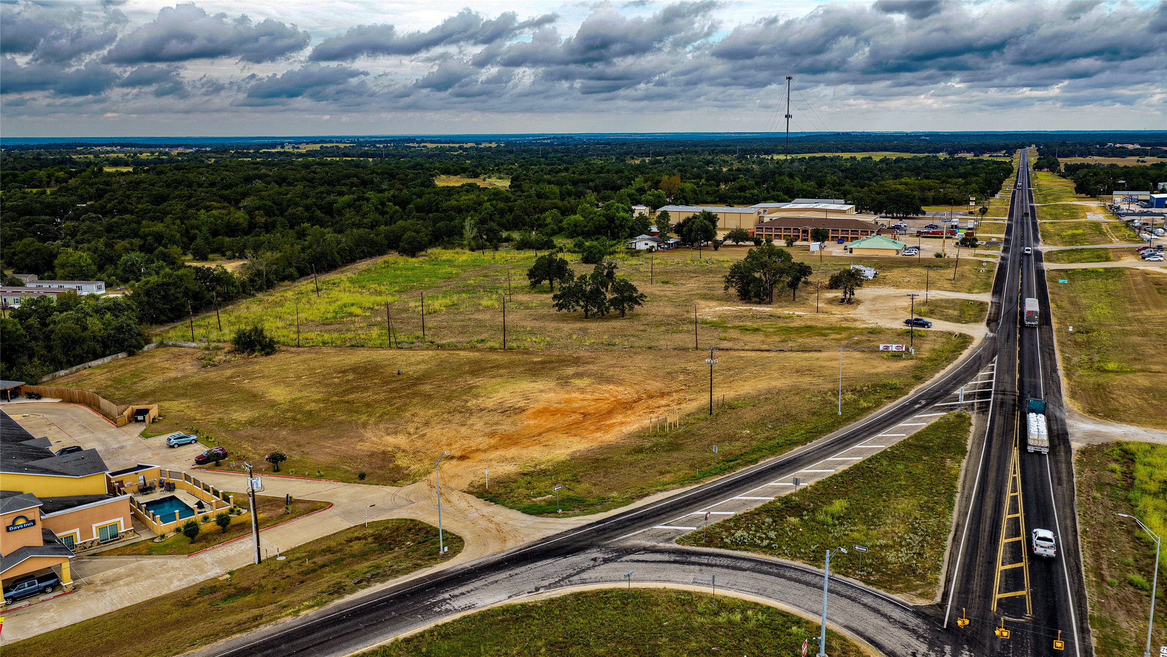 227 N US Highway 77 — photo