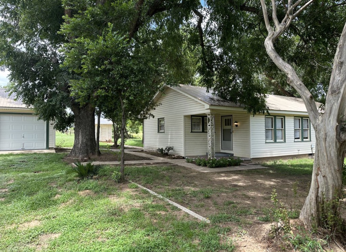 4764 W US Highway 79 — photo