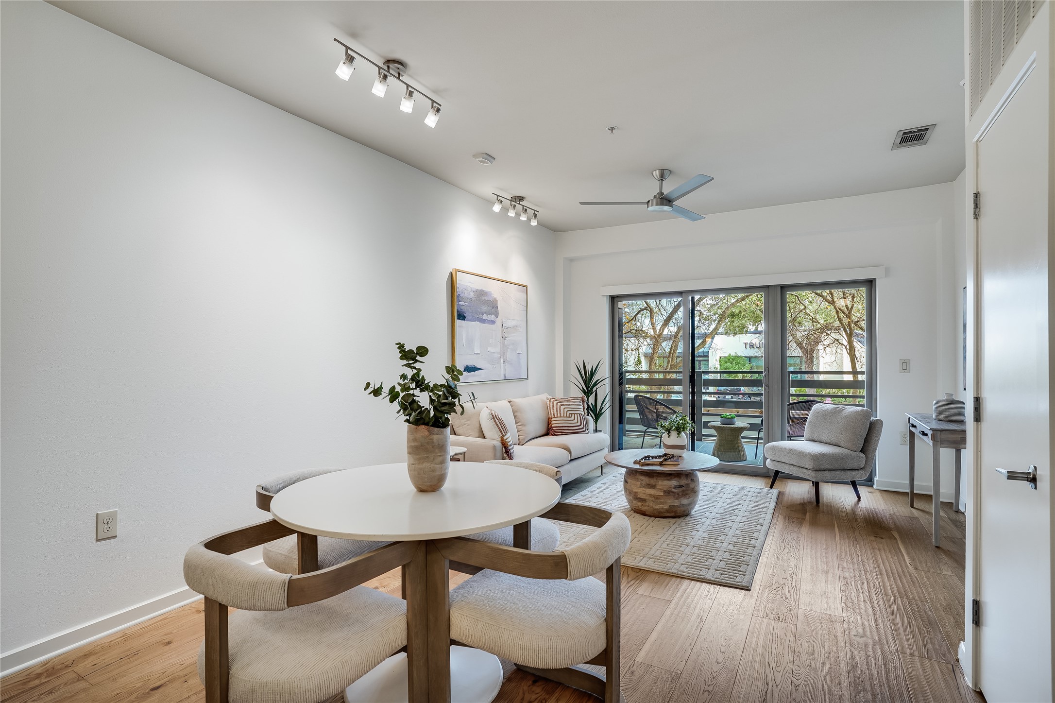 3600 S Lamar Blvd Unit 115 — photo