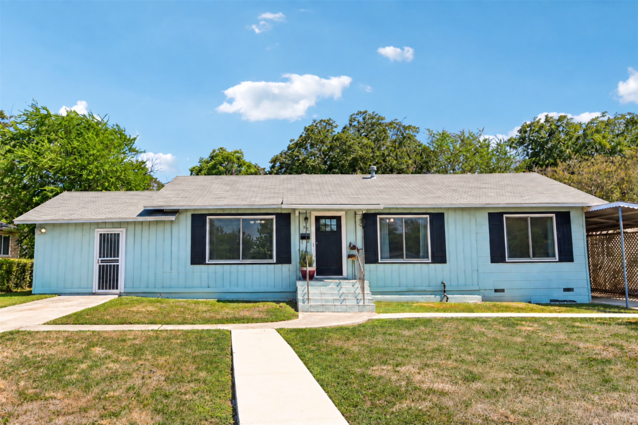 331 Sutton Dr — photo