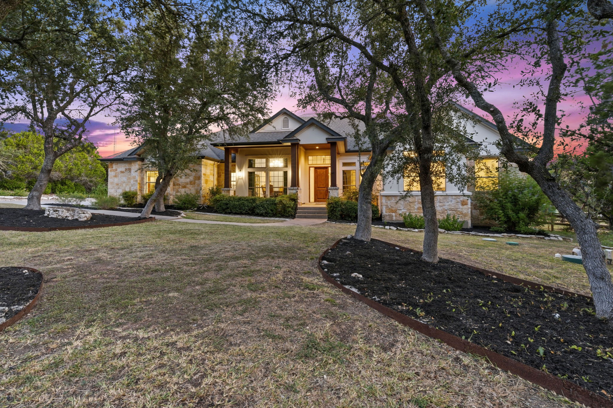 607 Saddlehorn Dr — photo