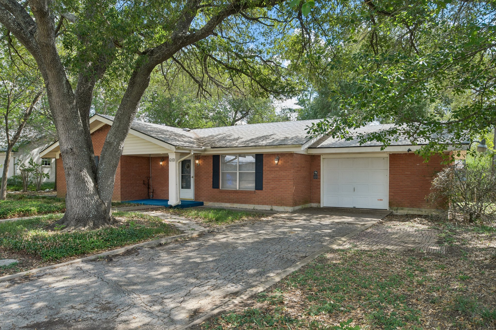 610 Mogonye Ln — photo
