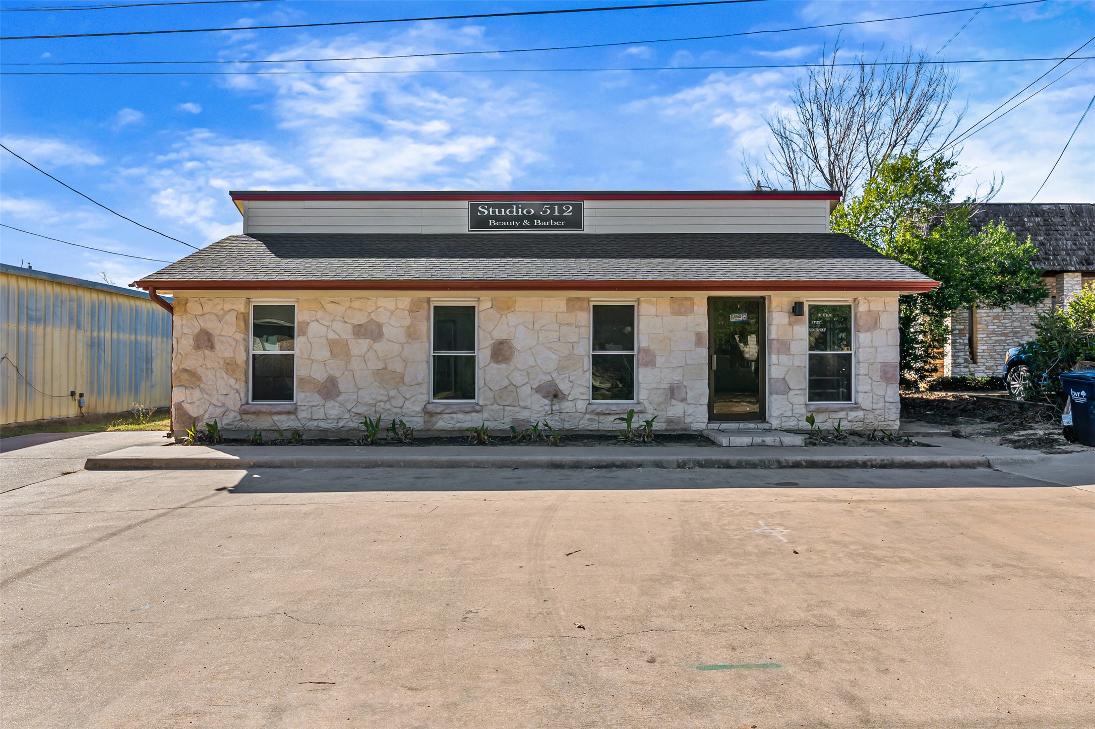 303 Childress Dr — photo