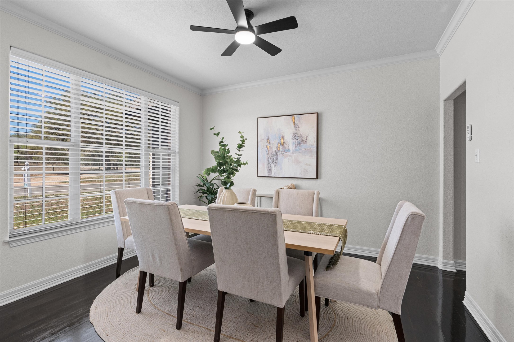 312 Country Club Dr — photo